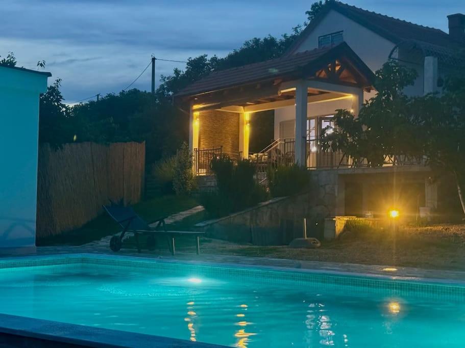 Cottage Becca , heated pool with salt water