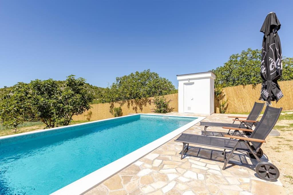 Cottage Becca , heated pool with salt water