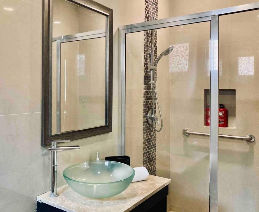 Cancun Prime All-Inclusive Mansion - Comfortable Priv Suite 2Bd 1Bt Pool Gym Ac Kitchen
