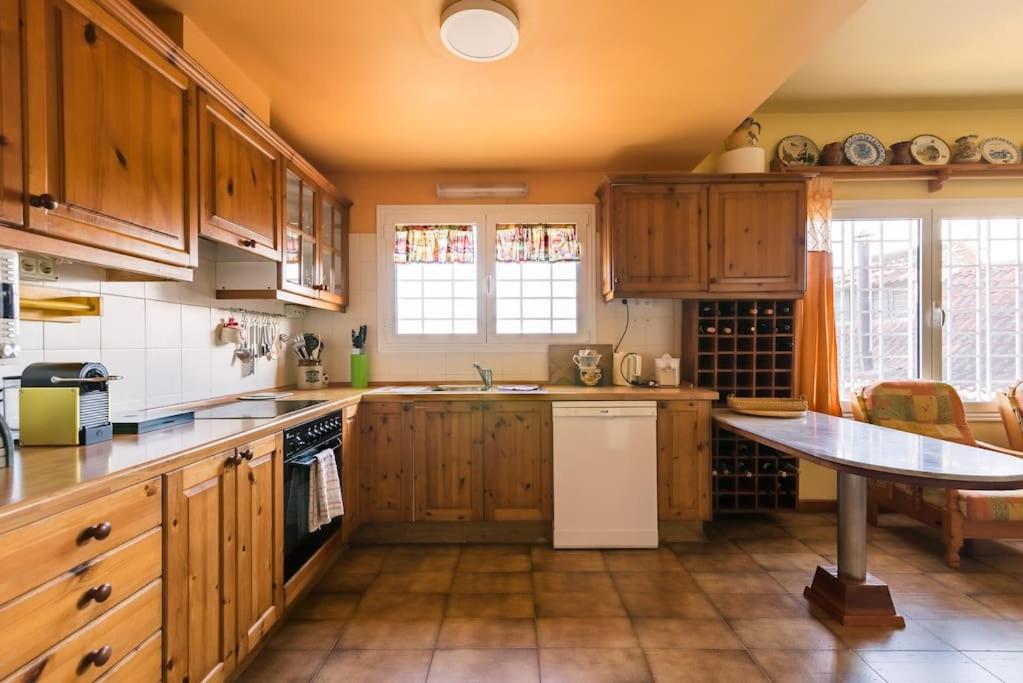 Magnífica villa con piscina y barbacoa