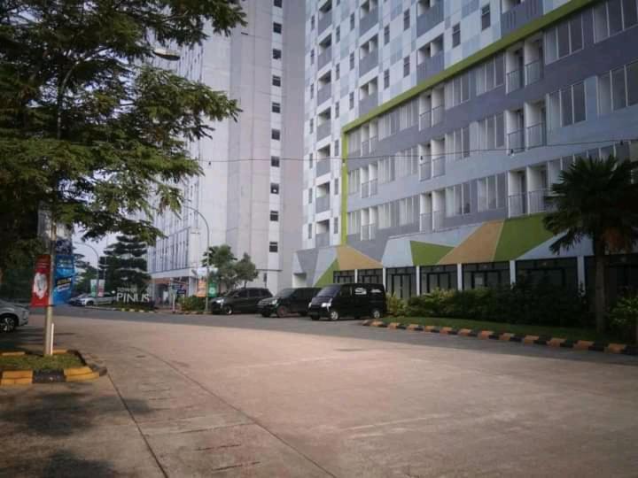 ARBA Gunung Putri Square Apartement by Rendirooms