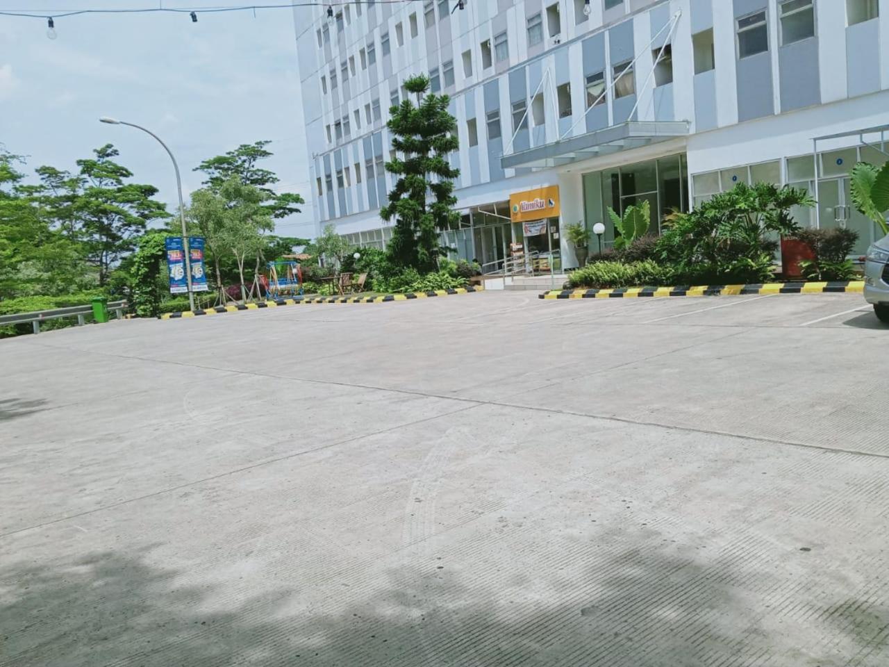 ARBA Gunung Putri Square Apartement by Rendirooms