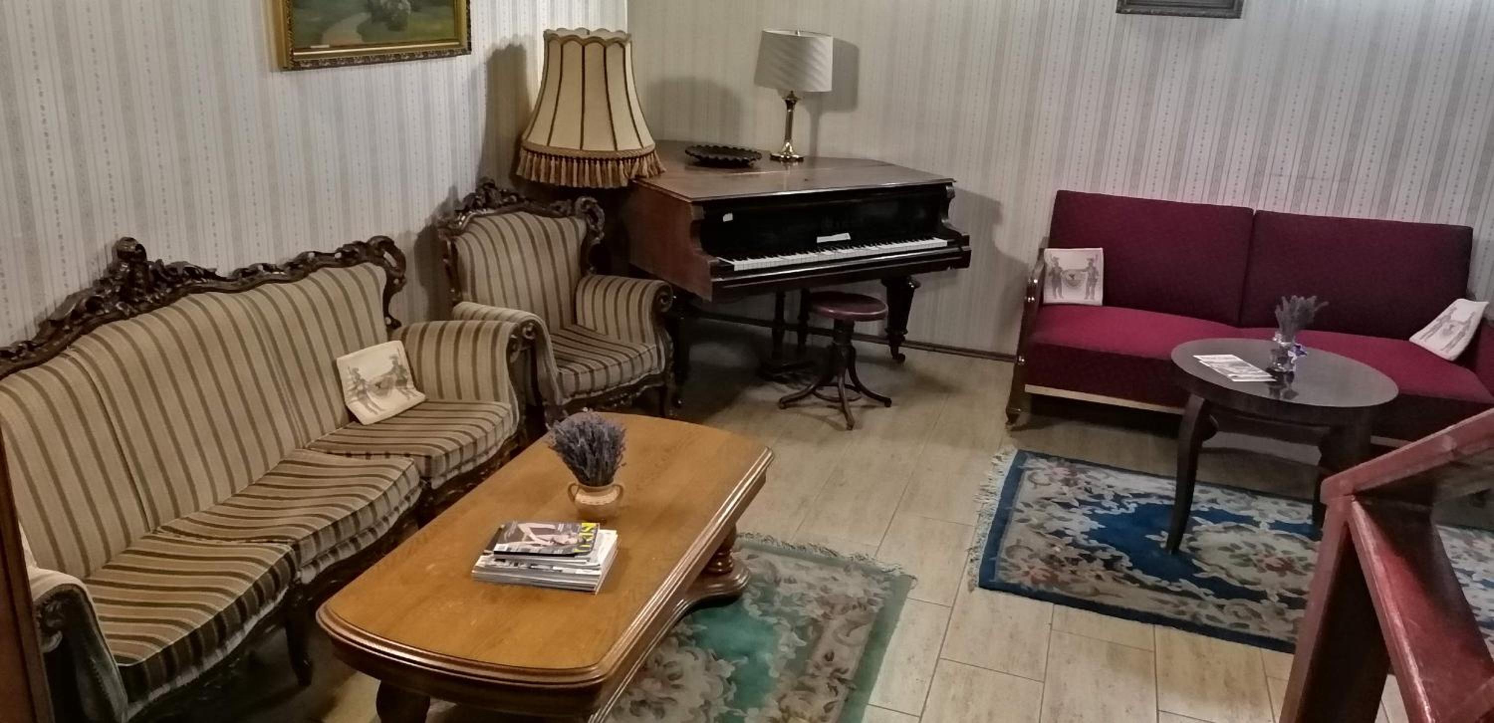 lounge