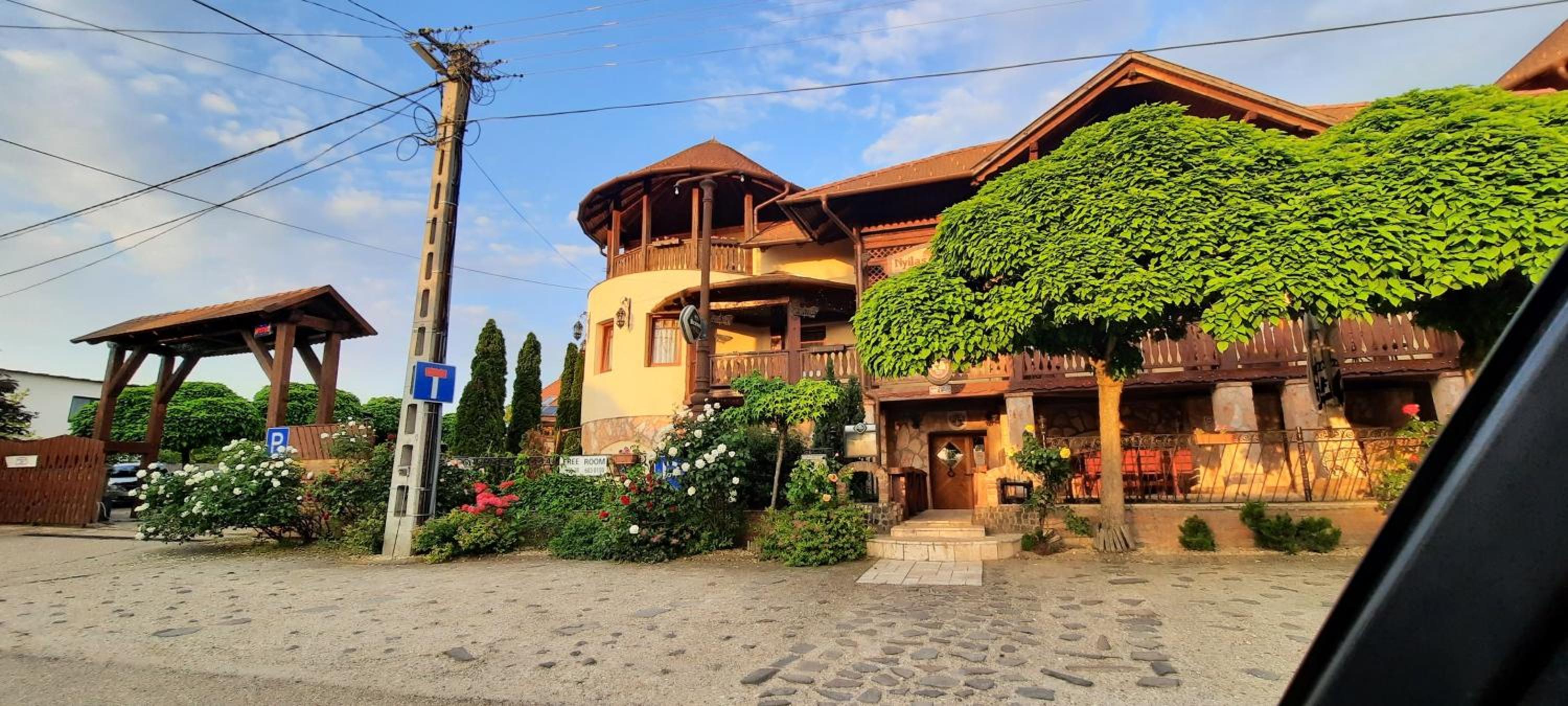 CASTLE Wellness Resort Bed & Breakfast