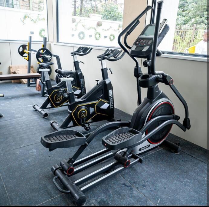 Executive 2br Kileleshwa GYM andpool view 3