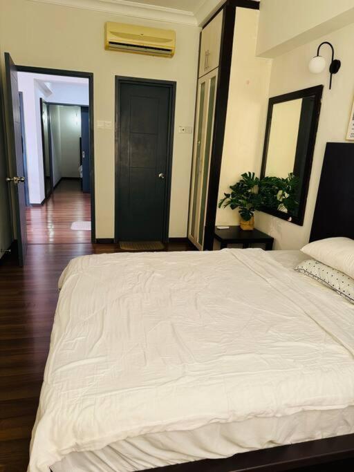 Luxury Room Minutes from KLCC