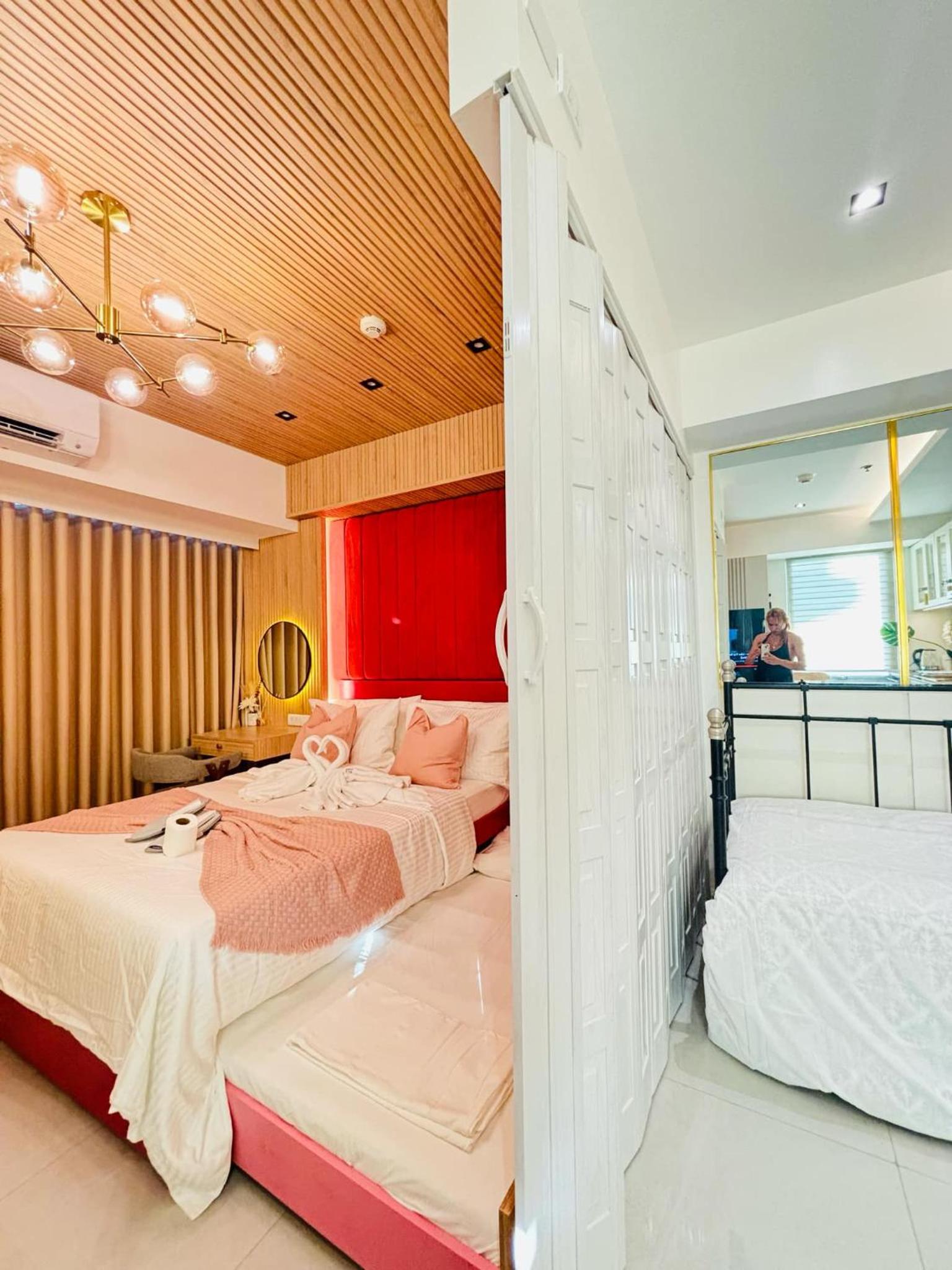 Manila Urban Resort at Azure