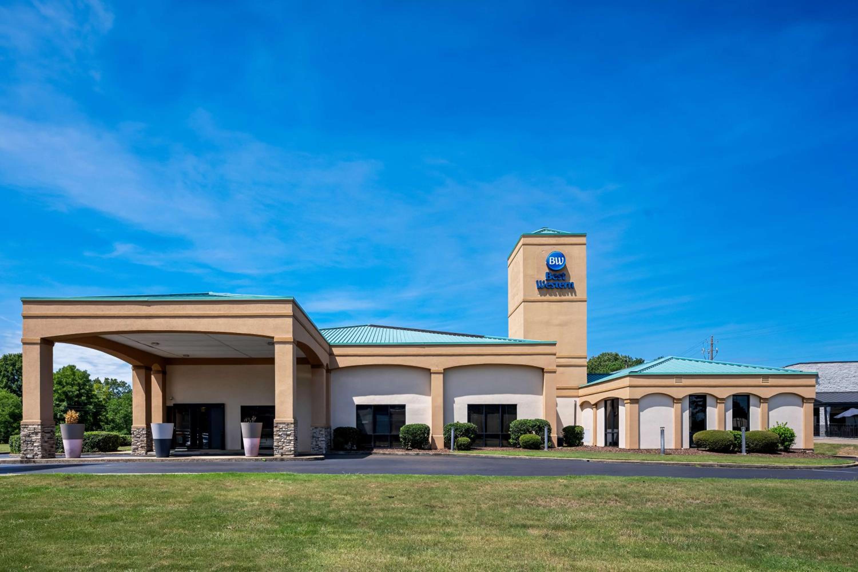 Columbus Vacations - Best Western Executive Suites - Property Image 12