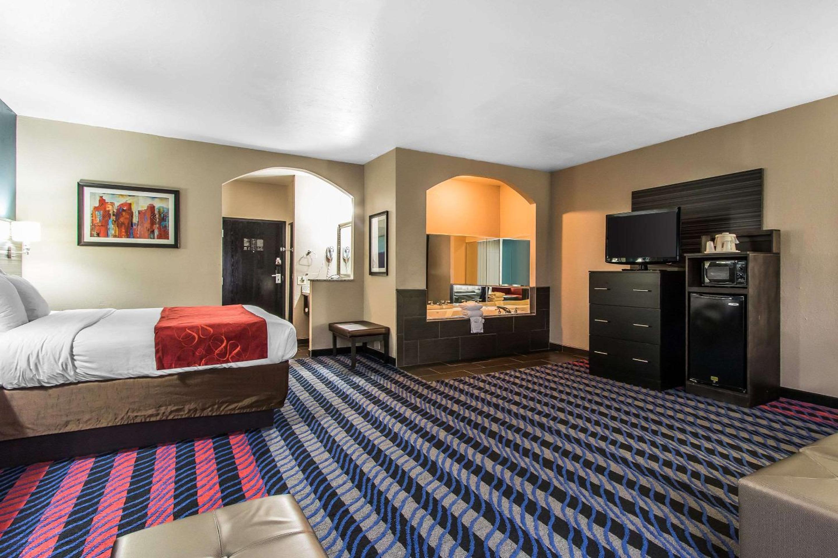 Oklahoma City Vacations - Comfort Suites Fairgrounds West - Property Image 23