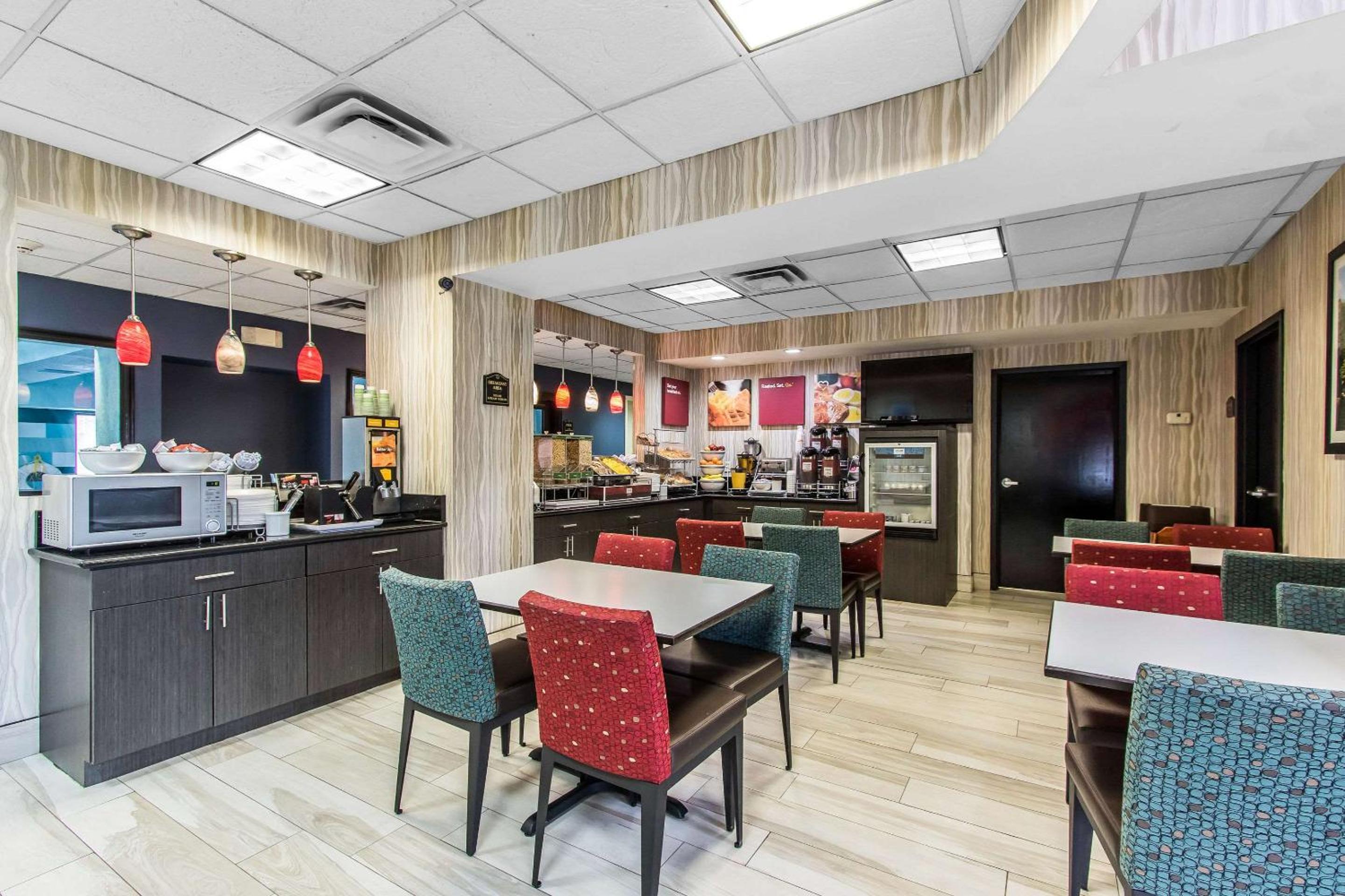 Oklahoma City Vacations - Comfort Suites Fairgrounds West - Property Image 35