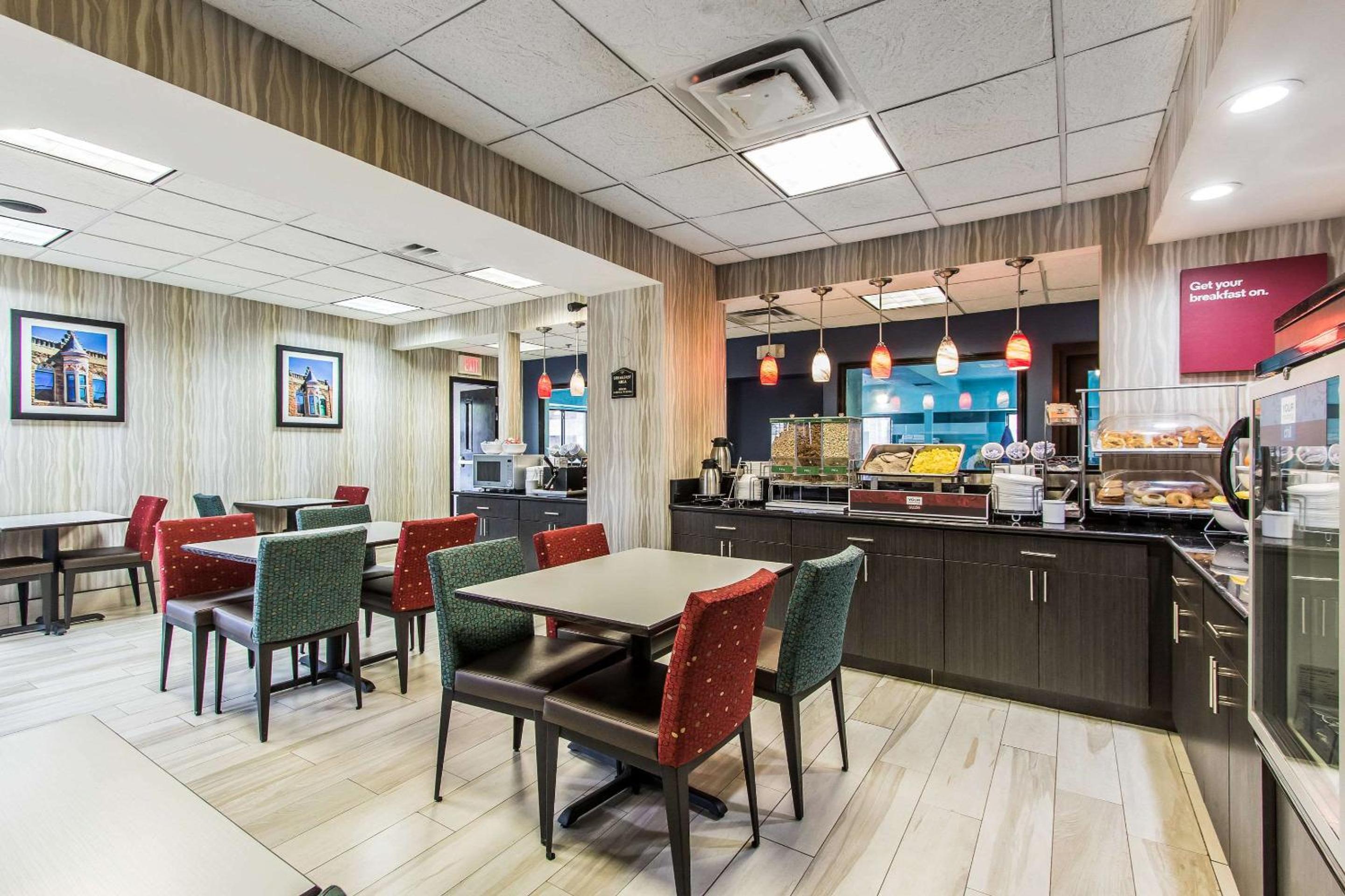Oklahoma City Vacations - Comfort Suites Fairgrounds West - Property Image 36