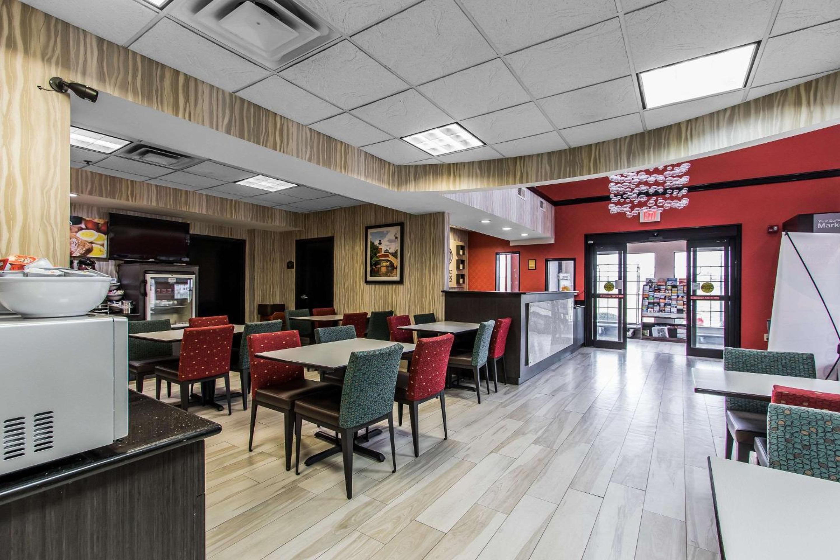 Oklahoma City Vacations - Comfort Suites Fairgrounds West - Property Image 10