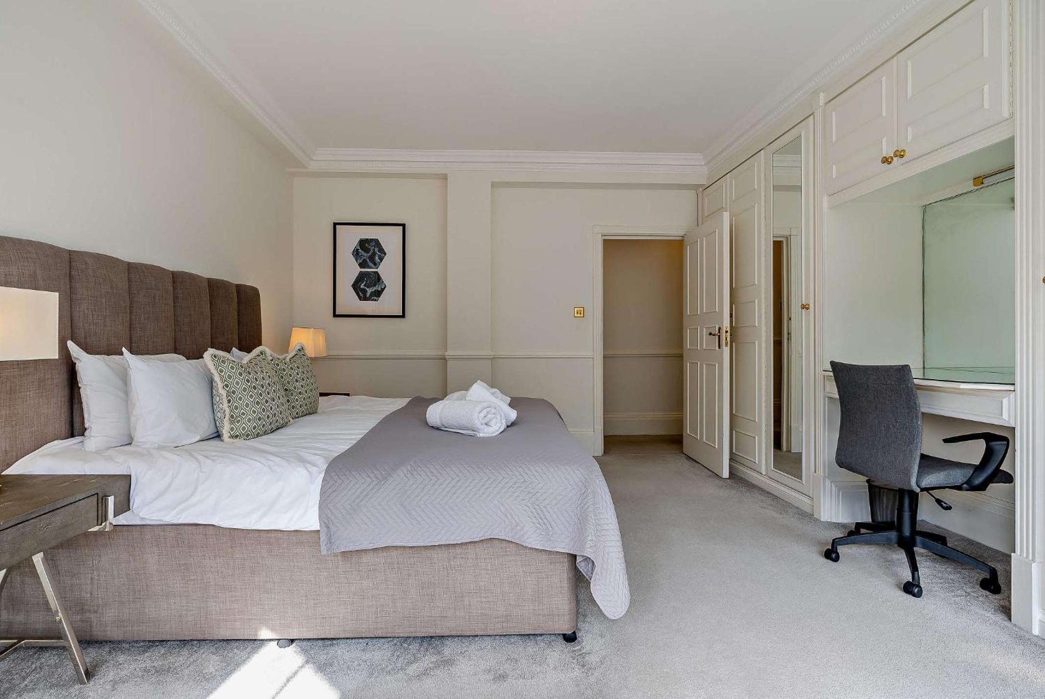Strathmore Court Apartments
