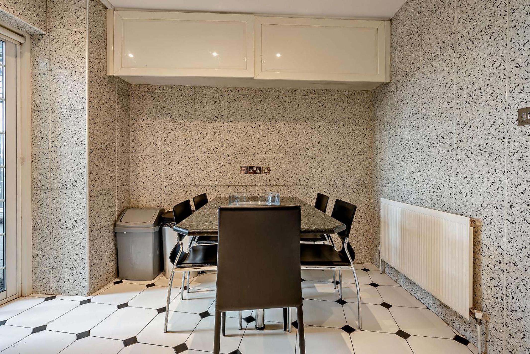 Strathmore Court Apartments