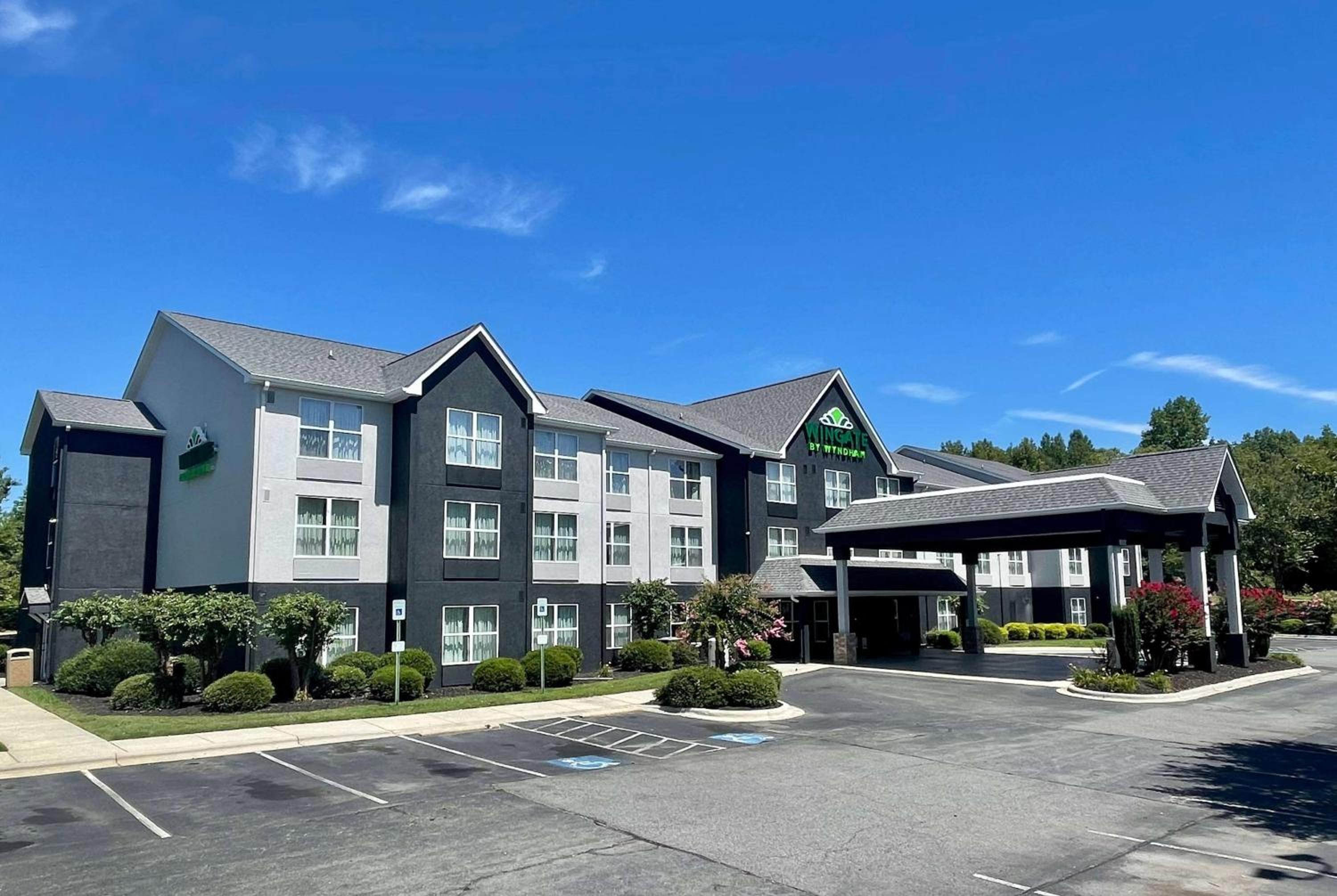 Charlotte Vacations - Wingate by Wyndham Matthews, NC - Property Image 1