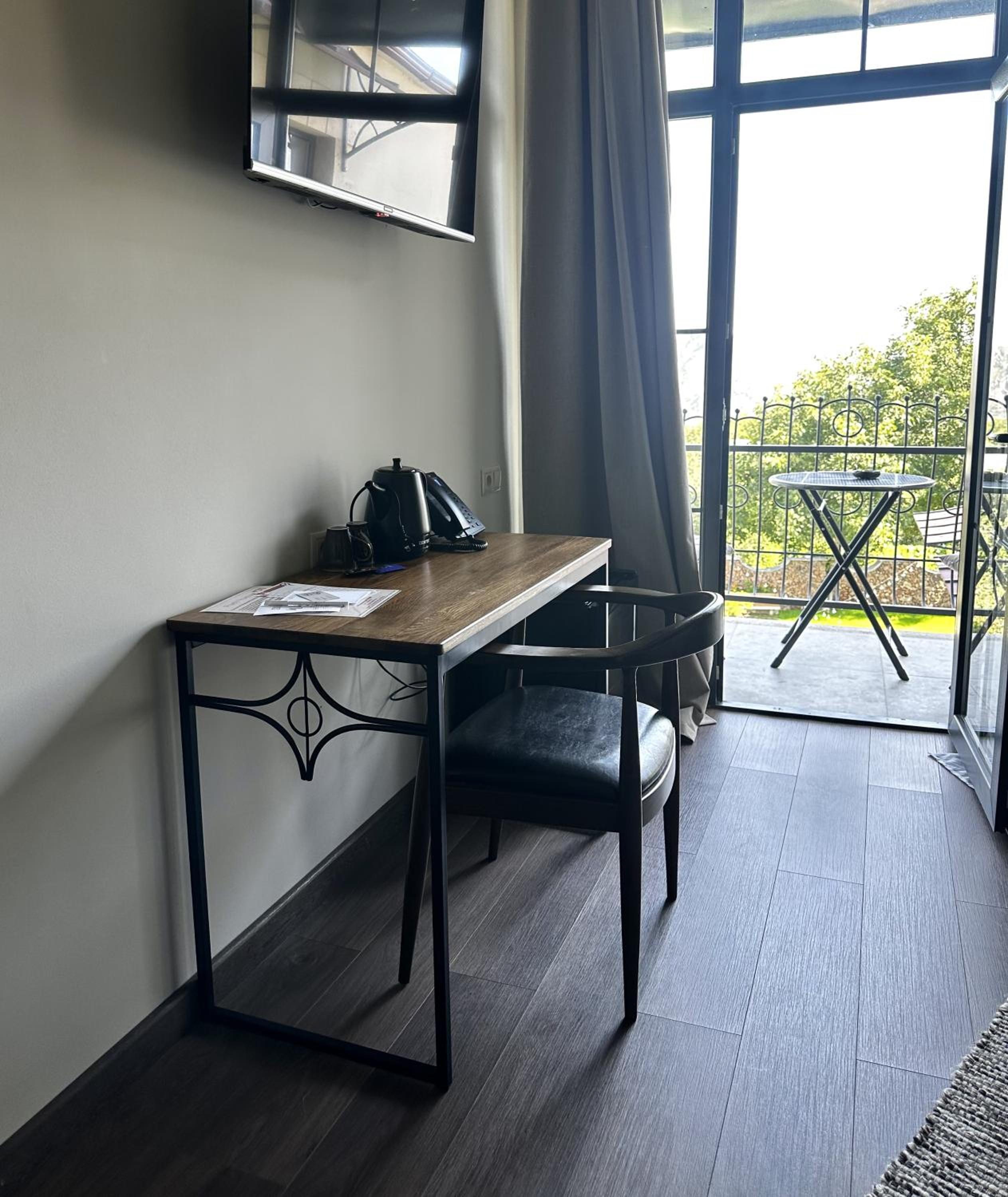 REDROOF Goris Boutique Hotel