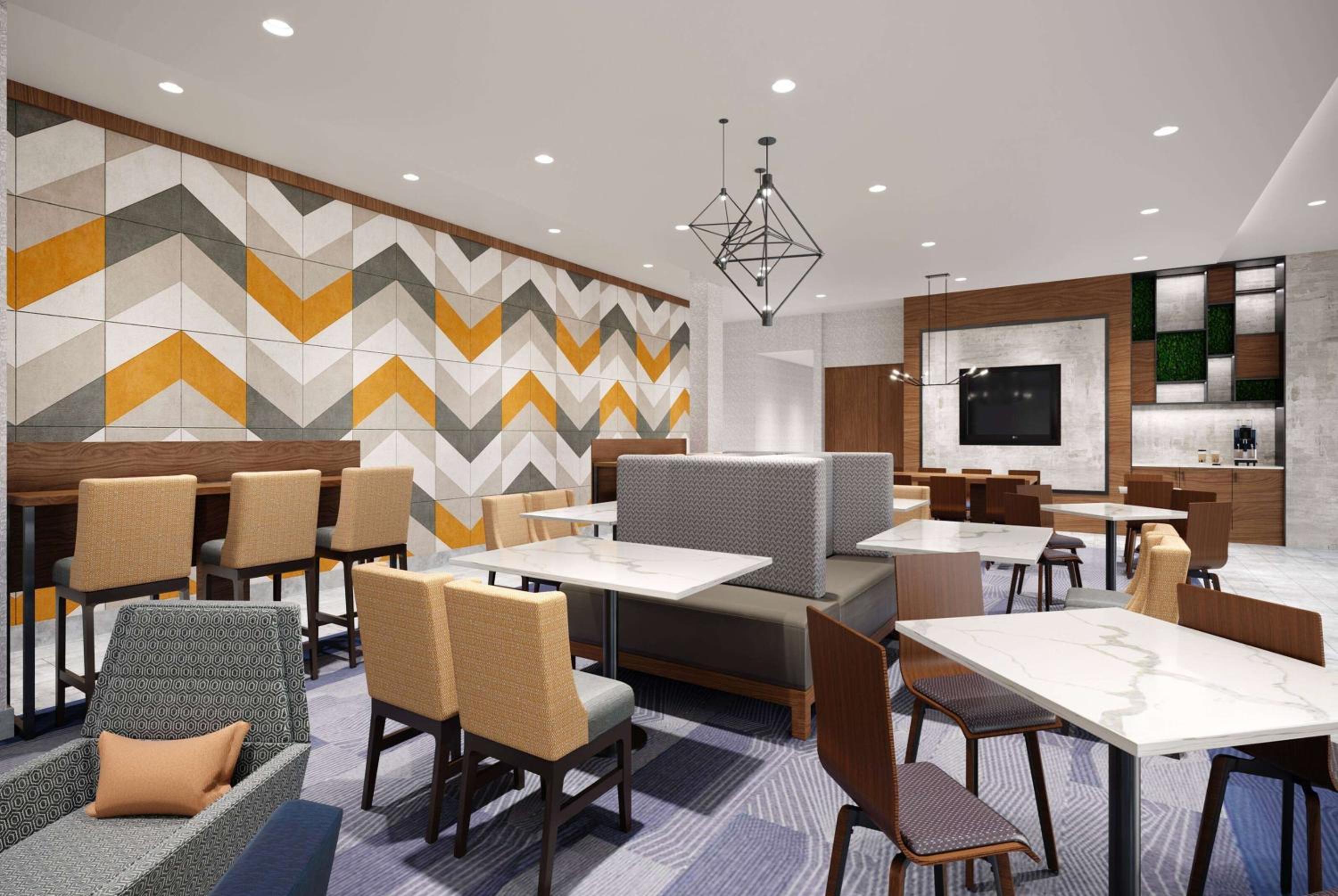 La Quinta Inn & Suites by Wyndham San Antonio at the RIM view 3