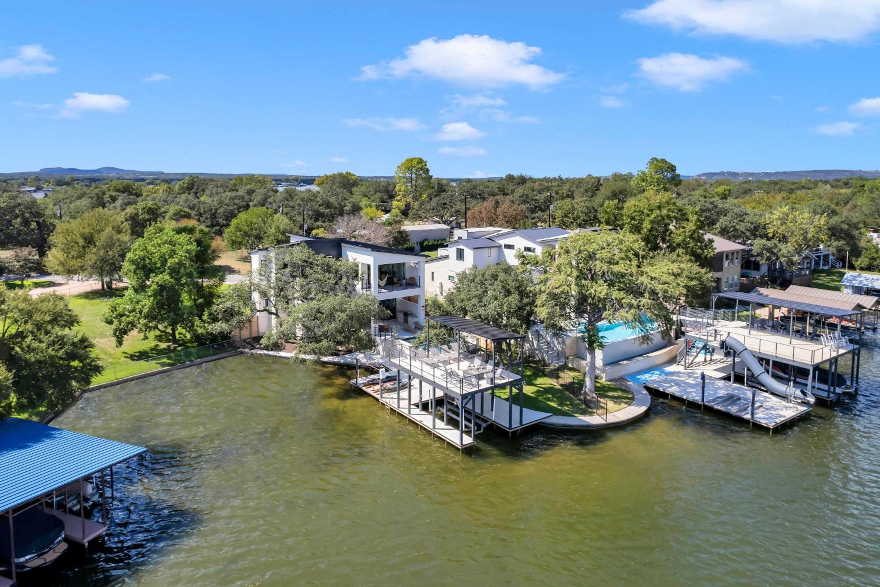 The Live Oaks at Highland Haven with Concierge Services view 4