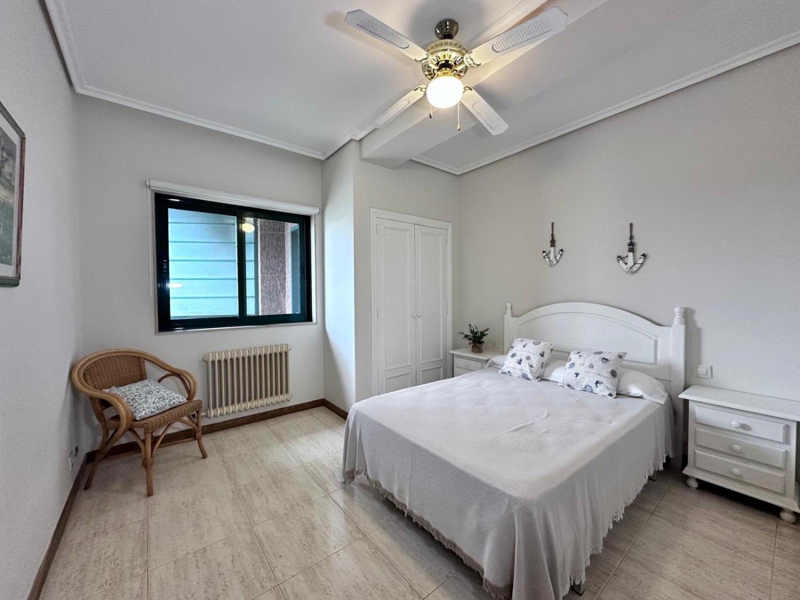 Apartamento Samil Primera Línea de Playa 2M view 3