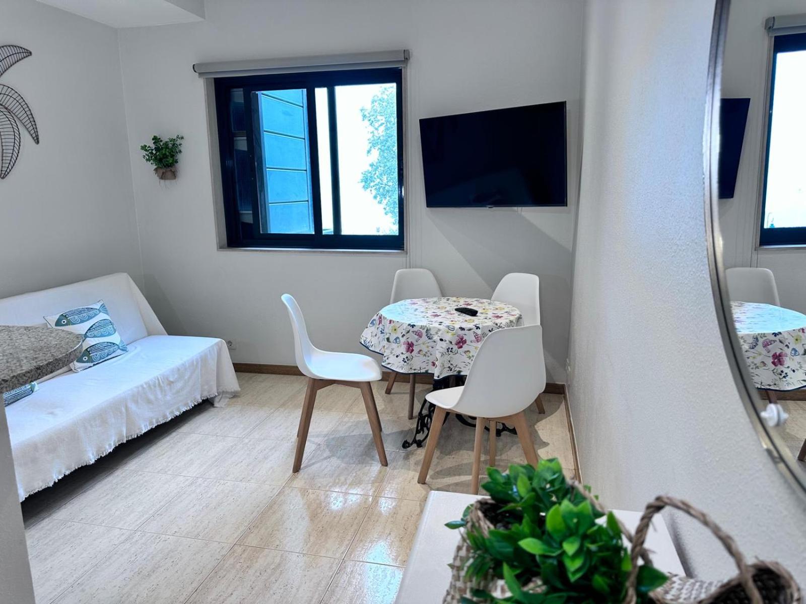 Apartamento Samil Primera Línea de Playa 2M view 5