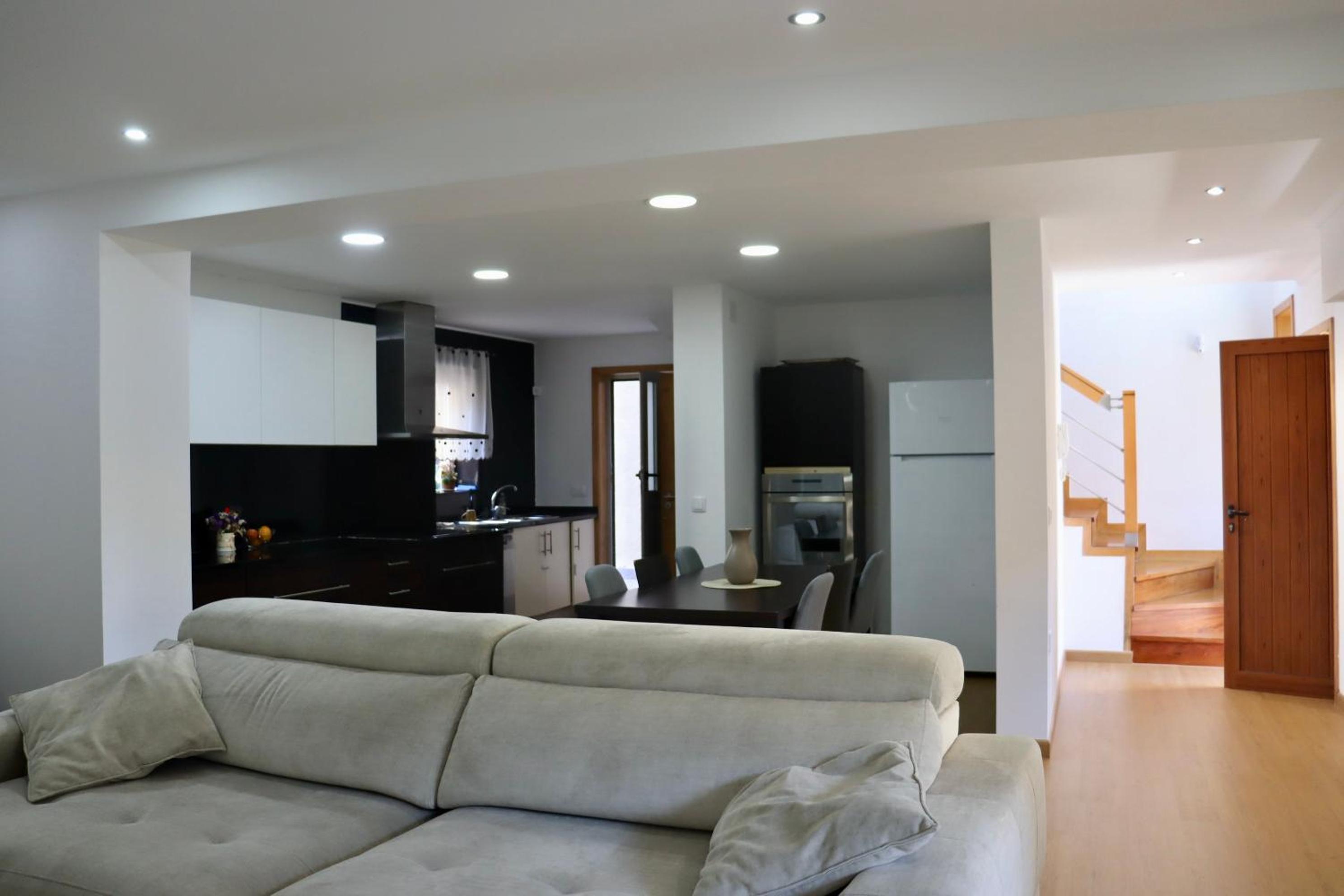 Modern, Quiet & Complete House view 5