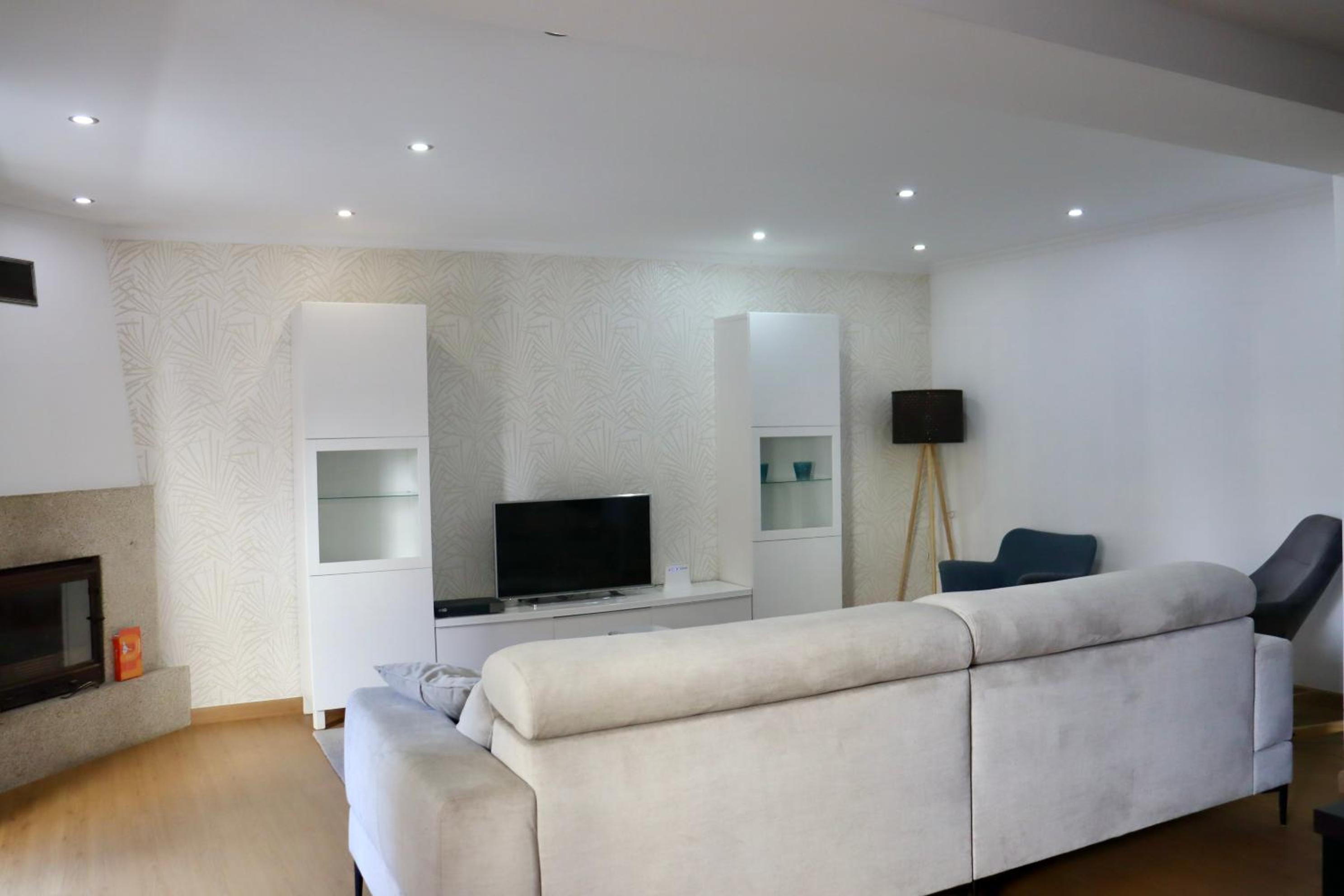 Modern, Quiet & Complete House view 3