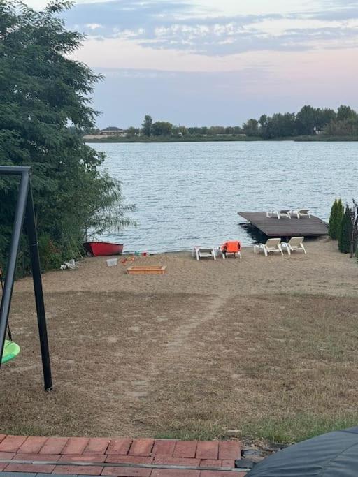 Cabana lac Apa Stefania view 2