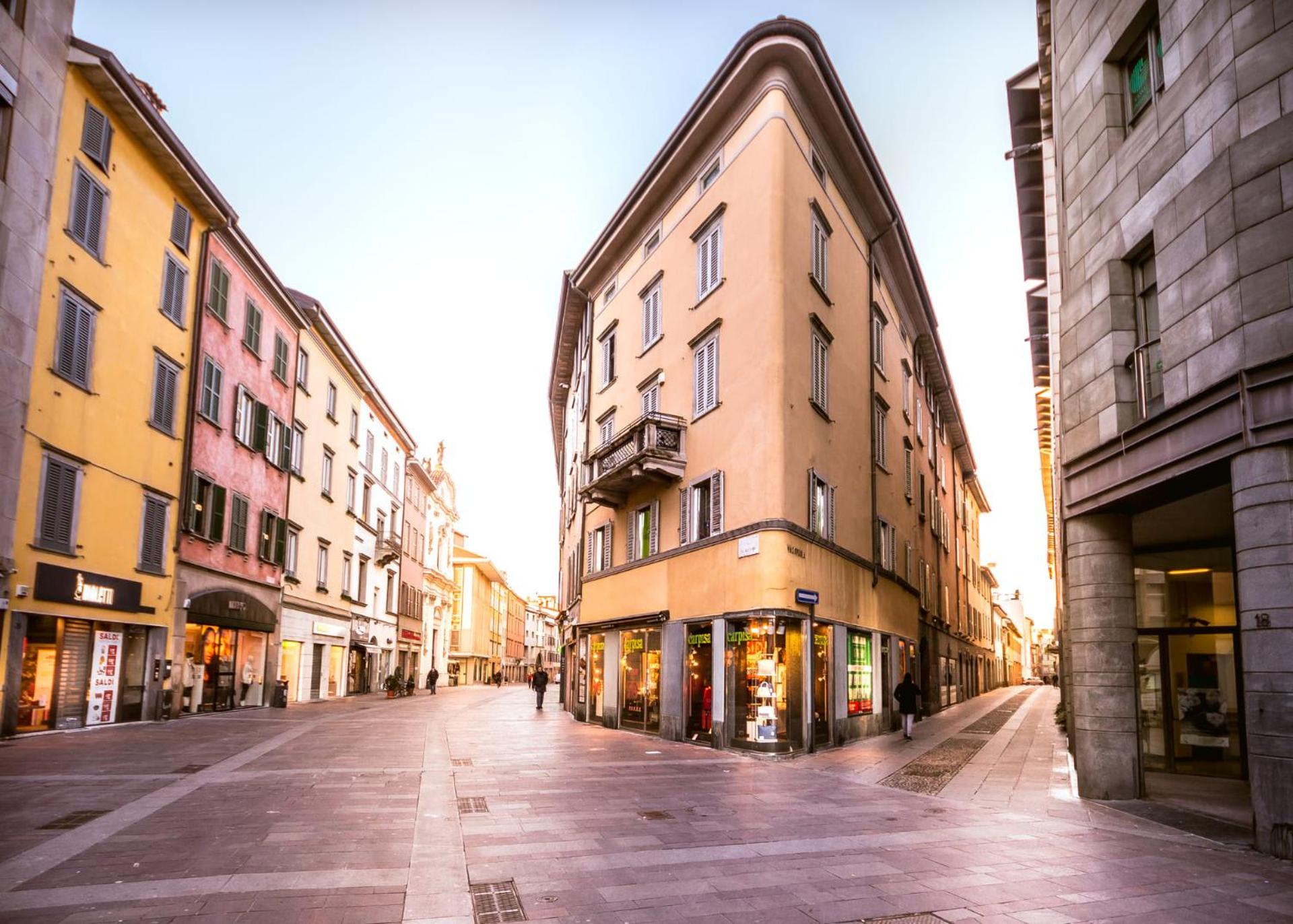 Melly House In The City Center, Air-Con, WiFi, Large Apartment view 3