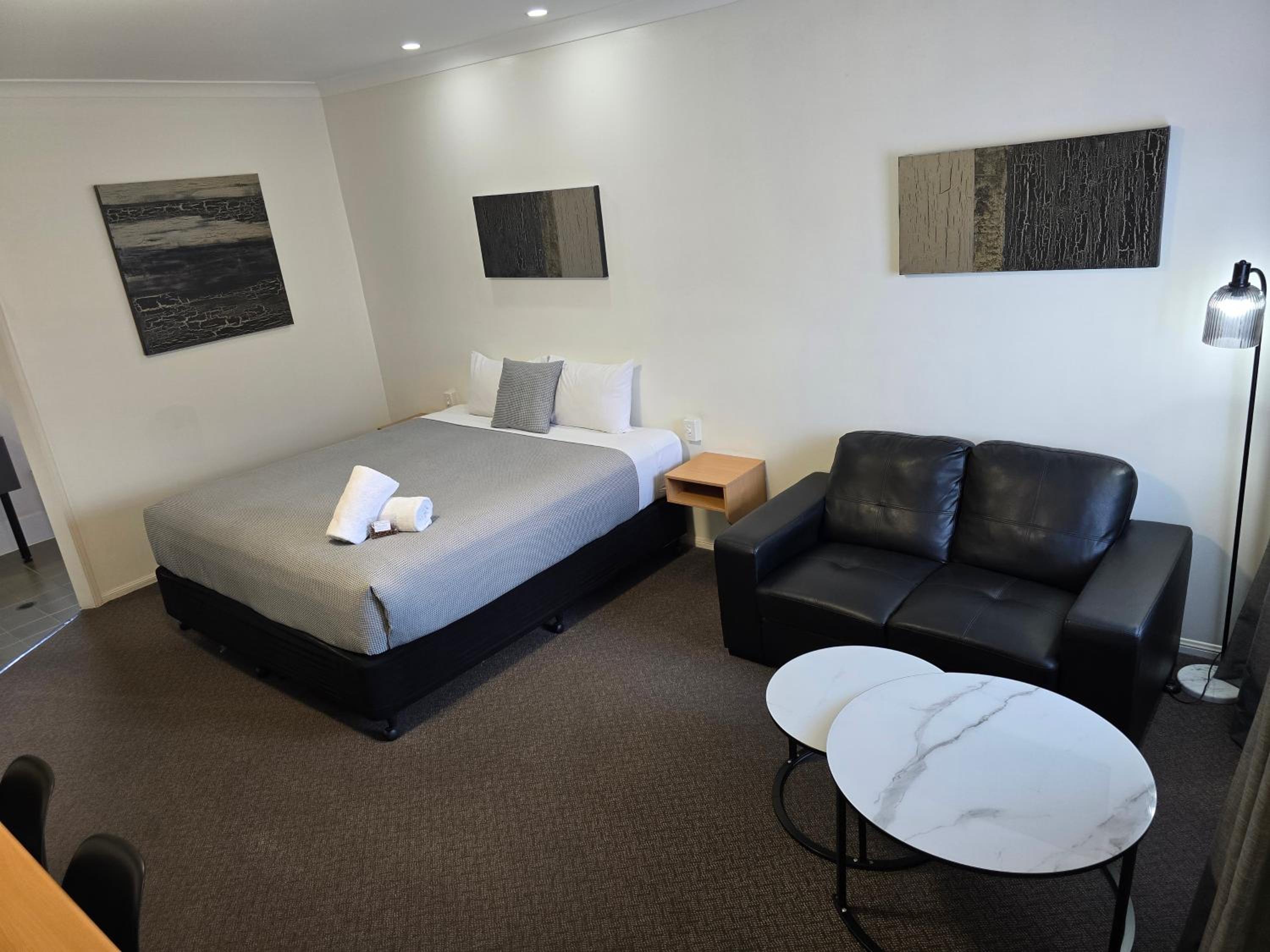 Ascot Lodge Motor Inn