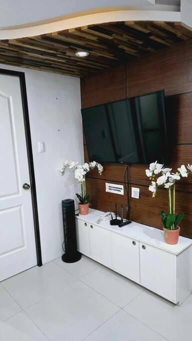MEGATOWER1 2br BAGUIO CONDO Near Session SM byDei Gratia view 2