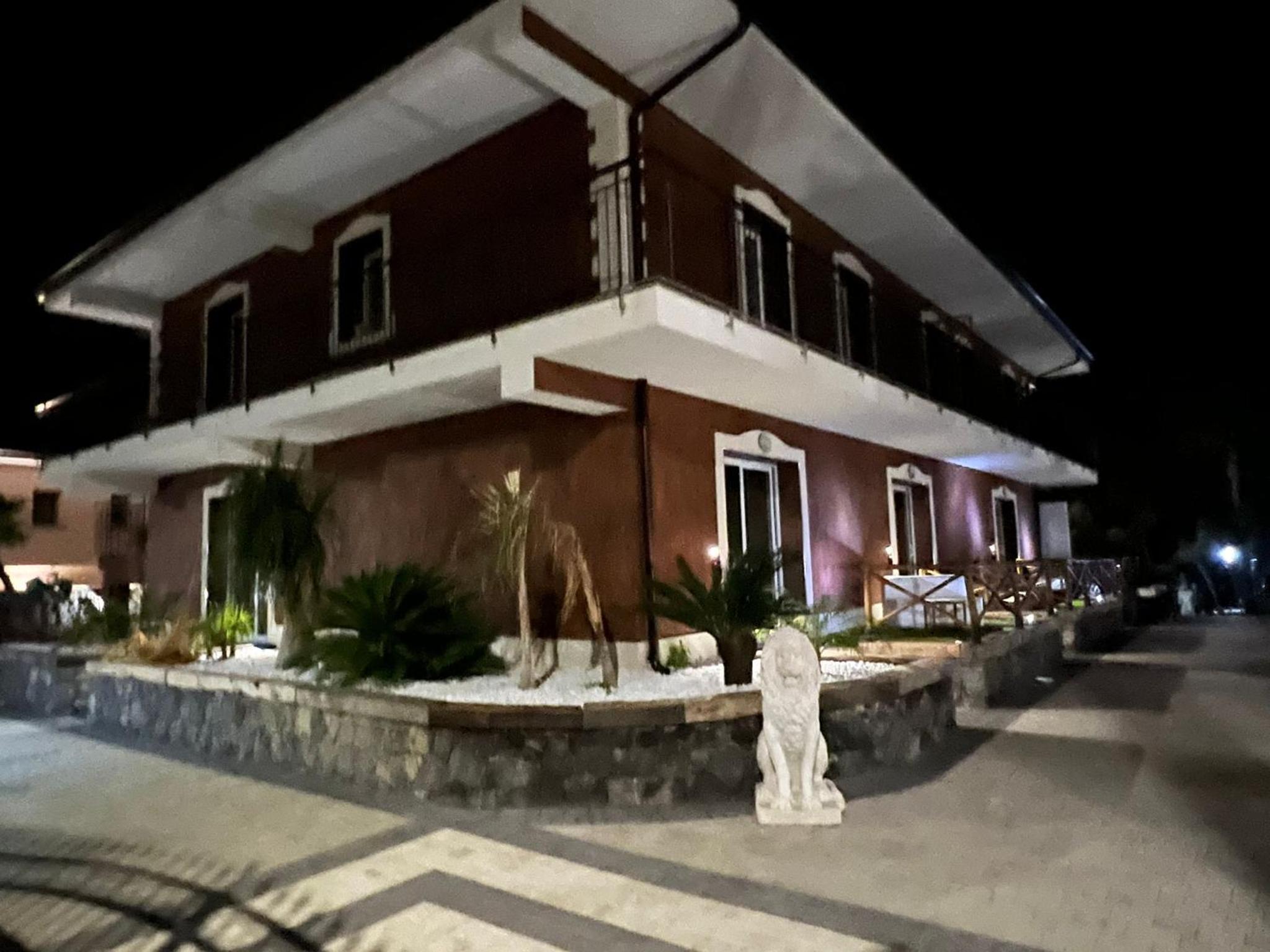 Etna Exclusive view 4