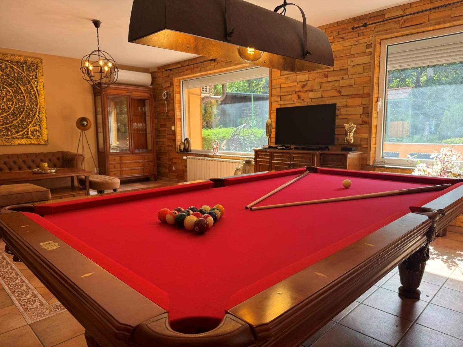 Villa Boyana City & Relax with Hot Jacuzzi and Sauna by BookVillaBG
