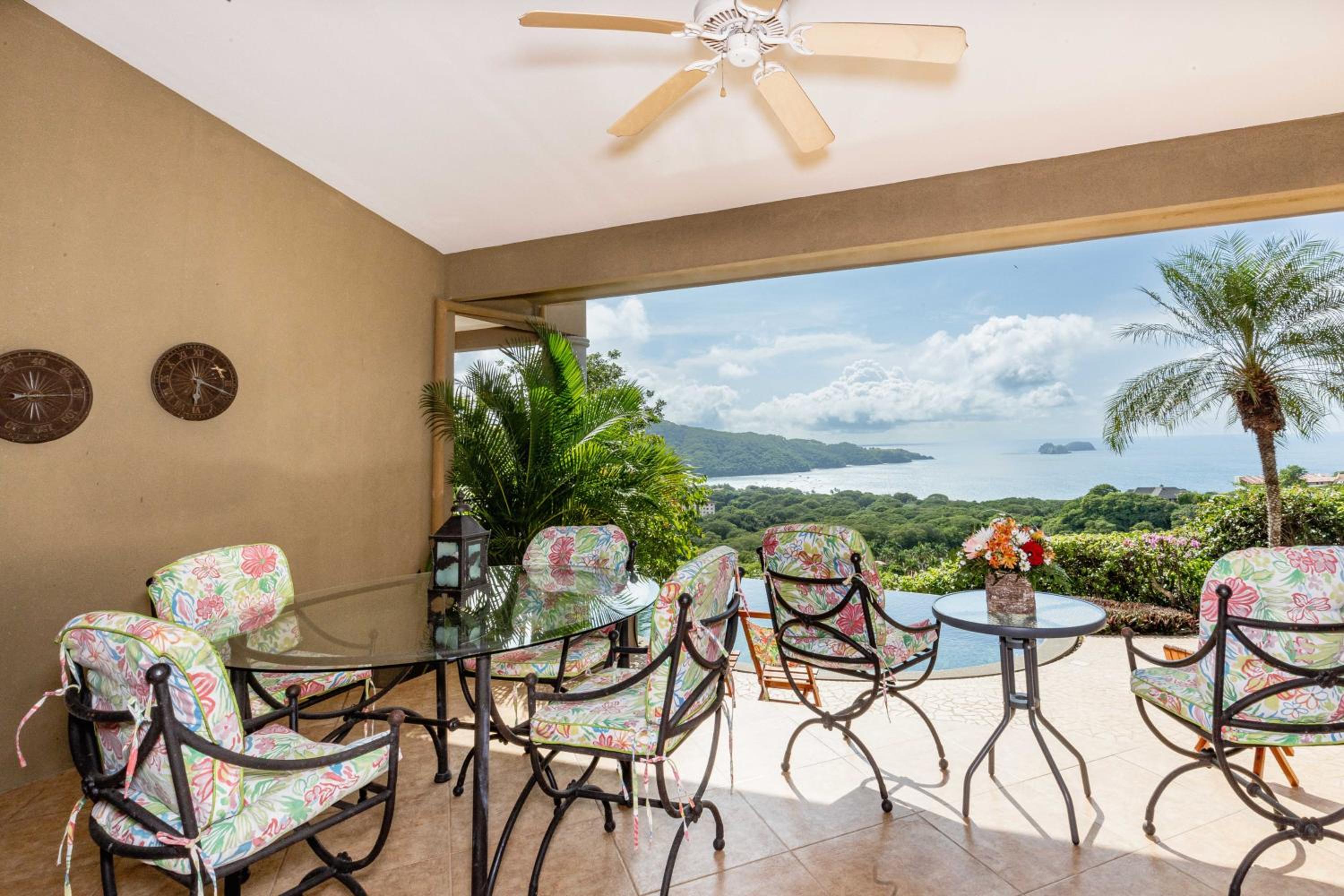 Dos Vistas 5BR View Villa Hermosa 10 Guests