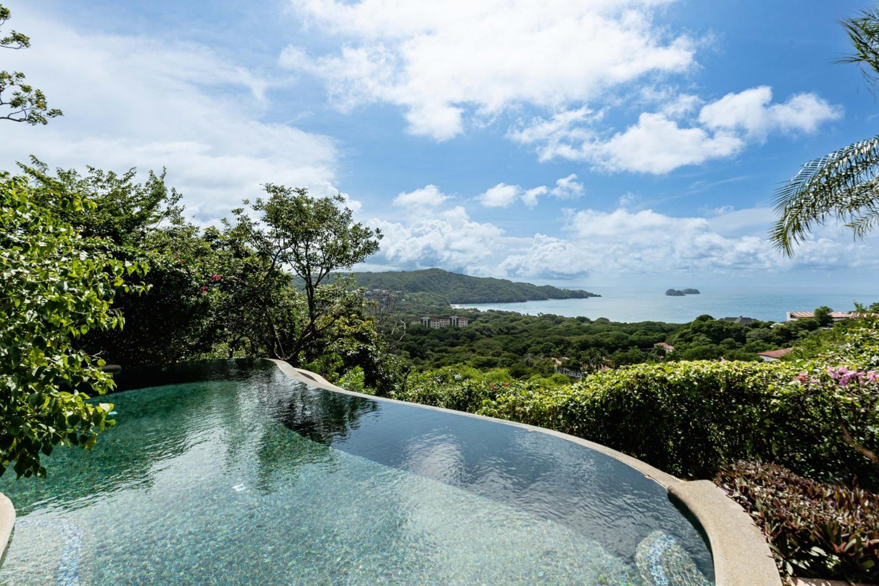 Dos Vistas 5BR View Villa Hermosa 10 Guests