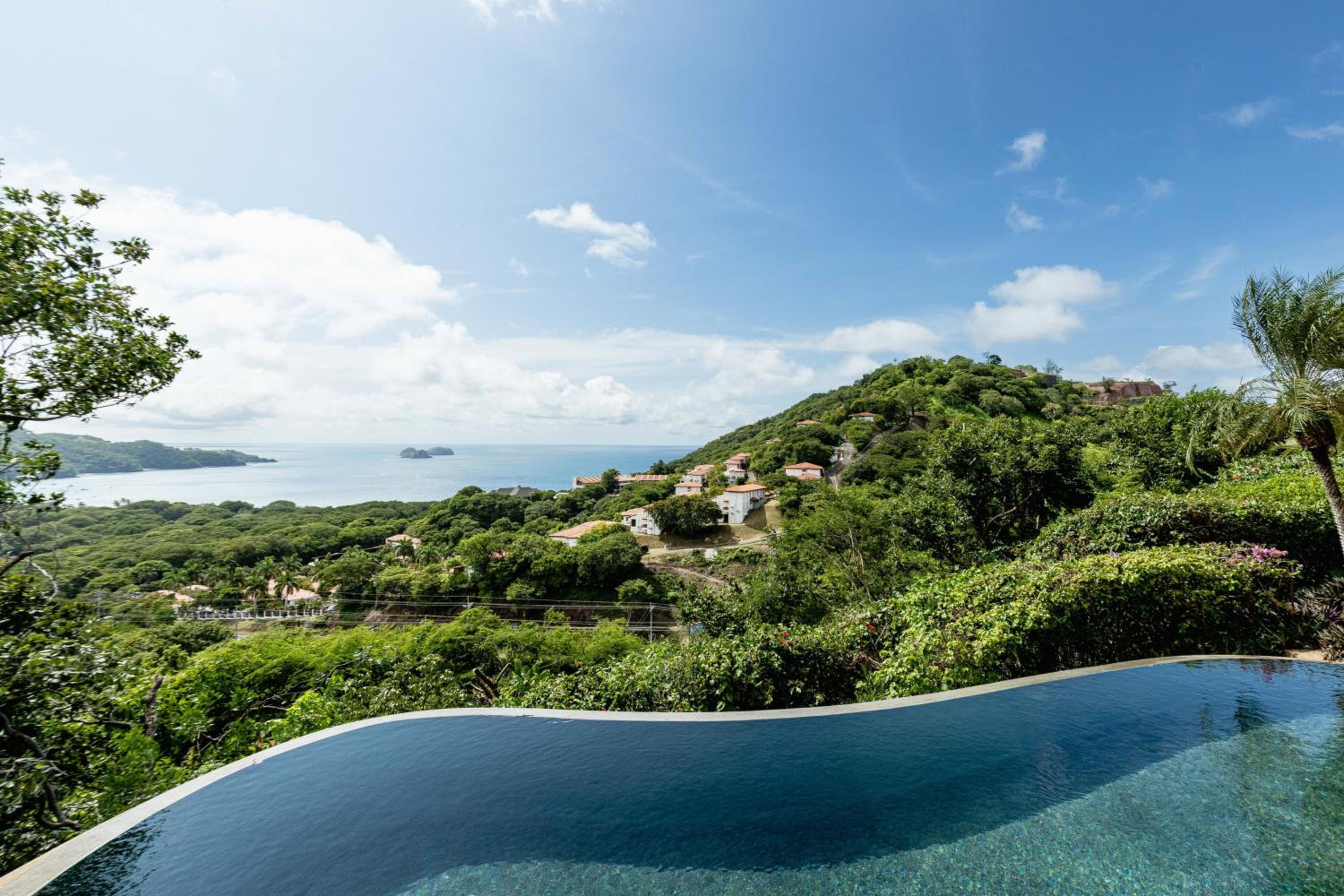 Dos Vistas 5BR View Villa Hermosa 10 Guests