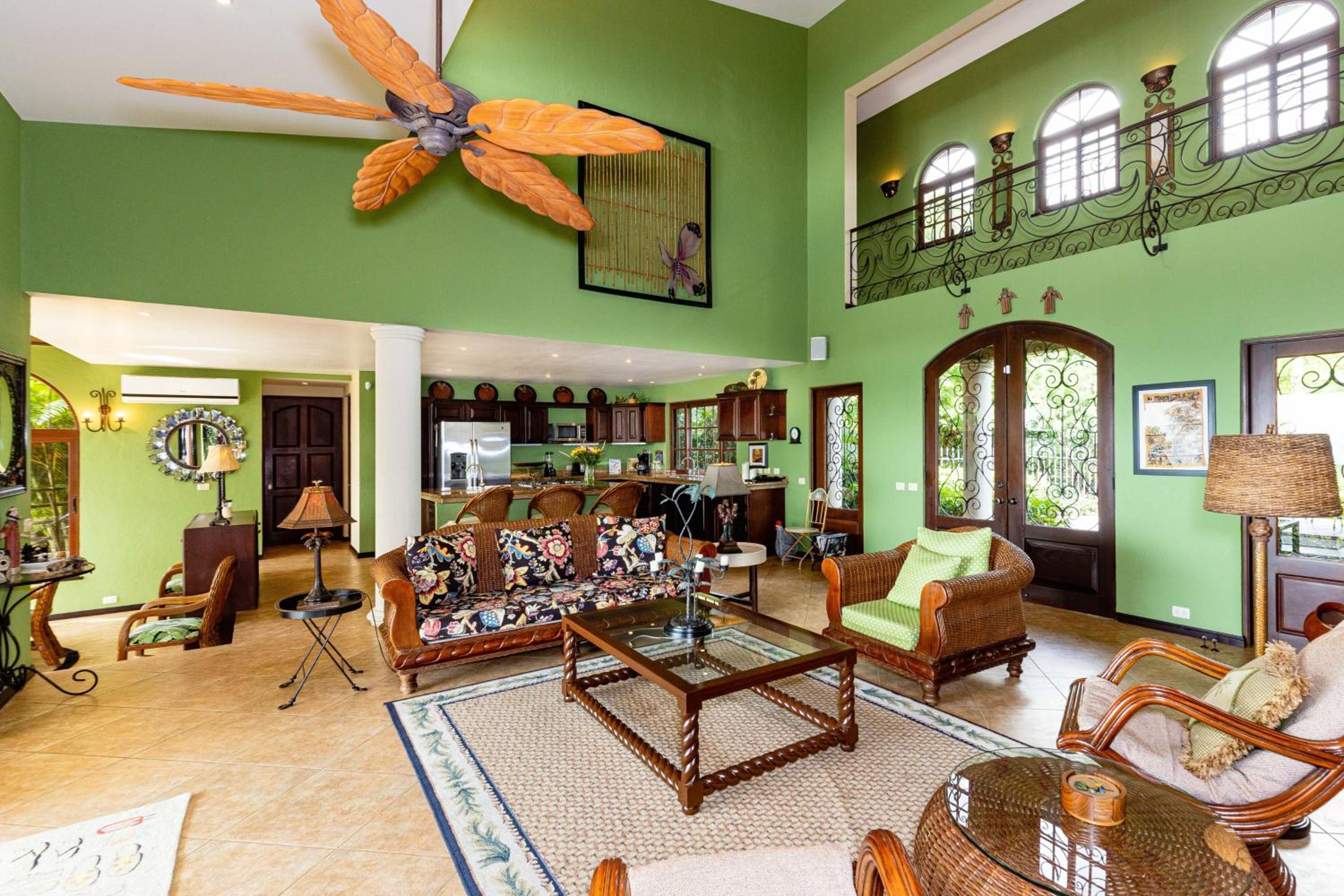 Dos Vistas 5BR View Villa Hermosa 10 Guests