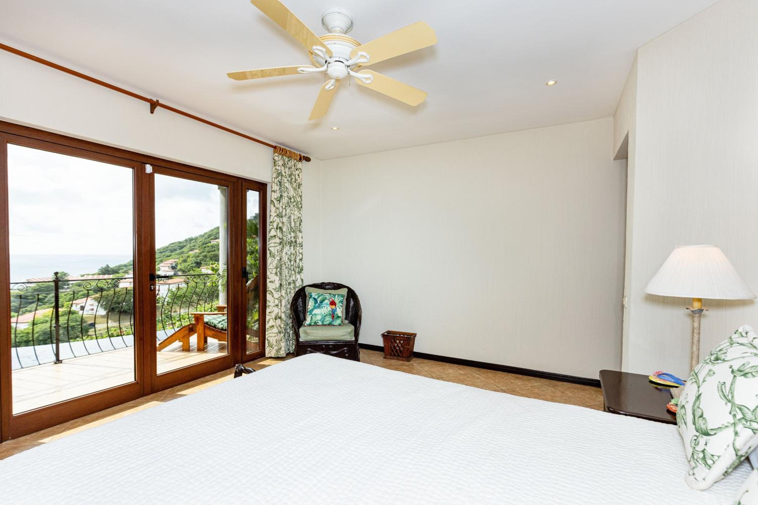 Dos Vistas 5BR View Villa Hermosa 10 Guests