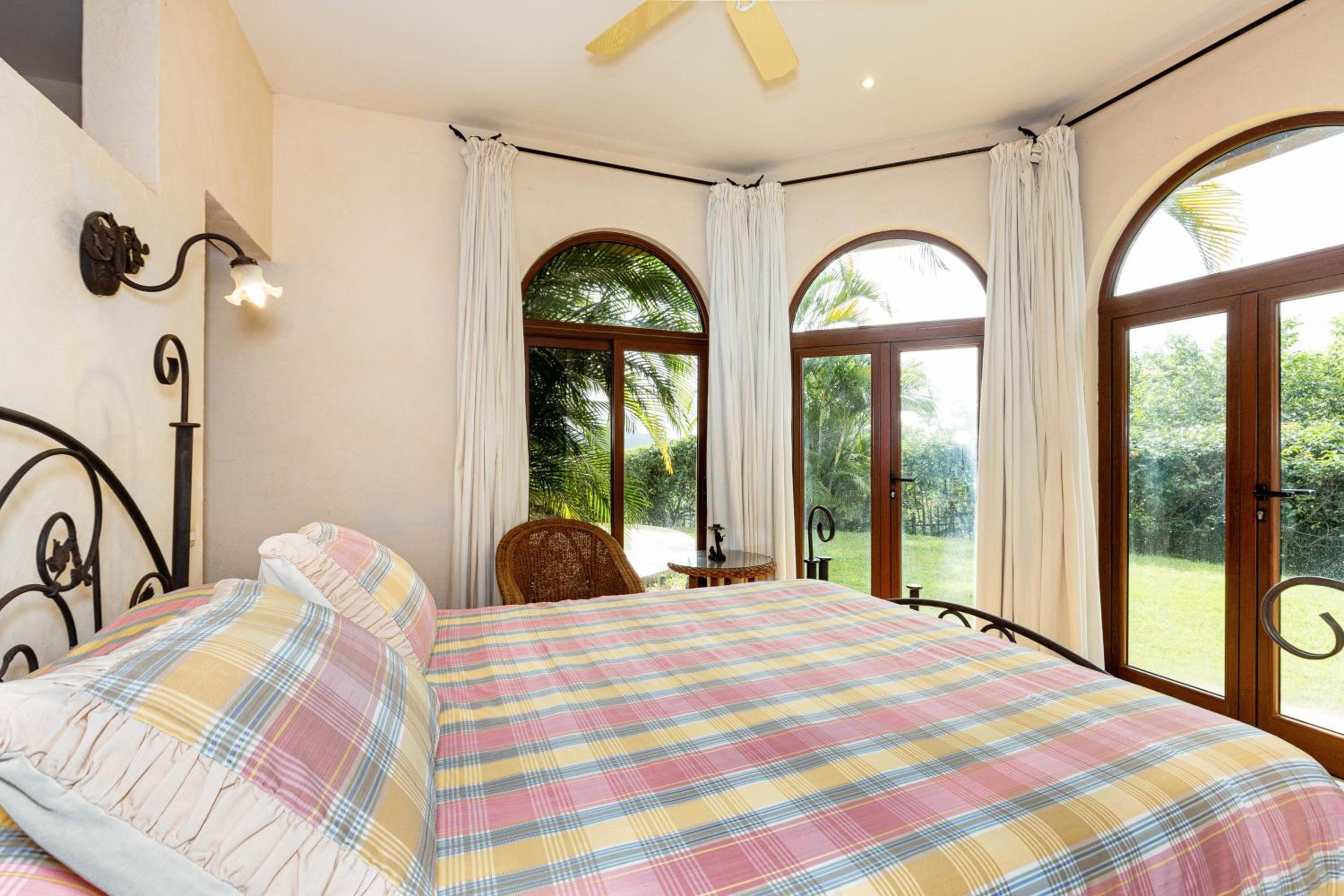 Dos Vistas 5BR View Villa Hermosa 10 Guests