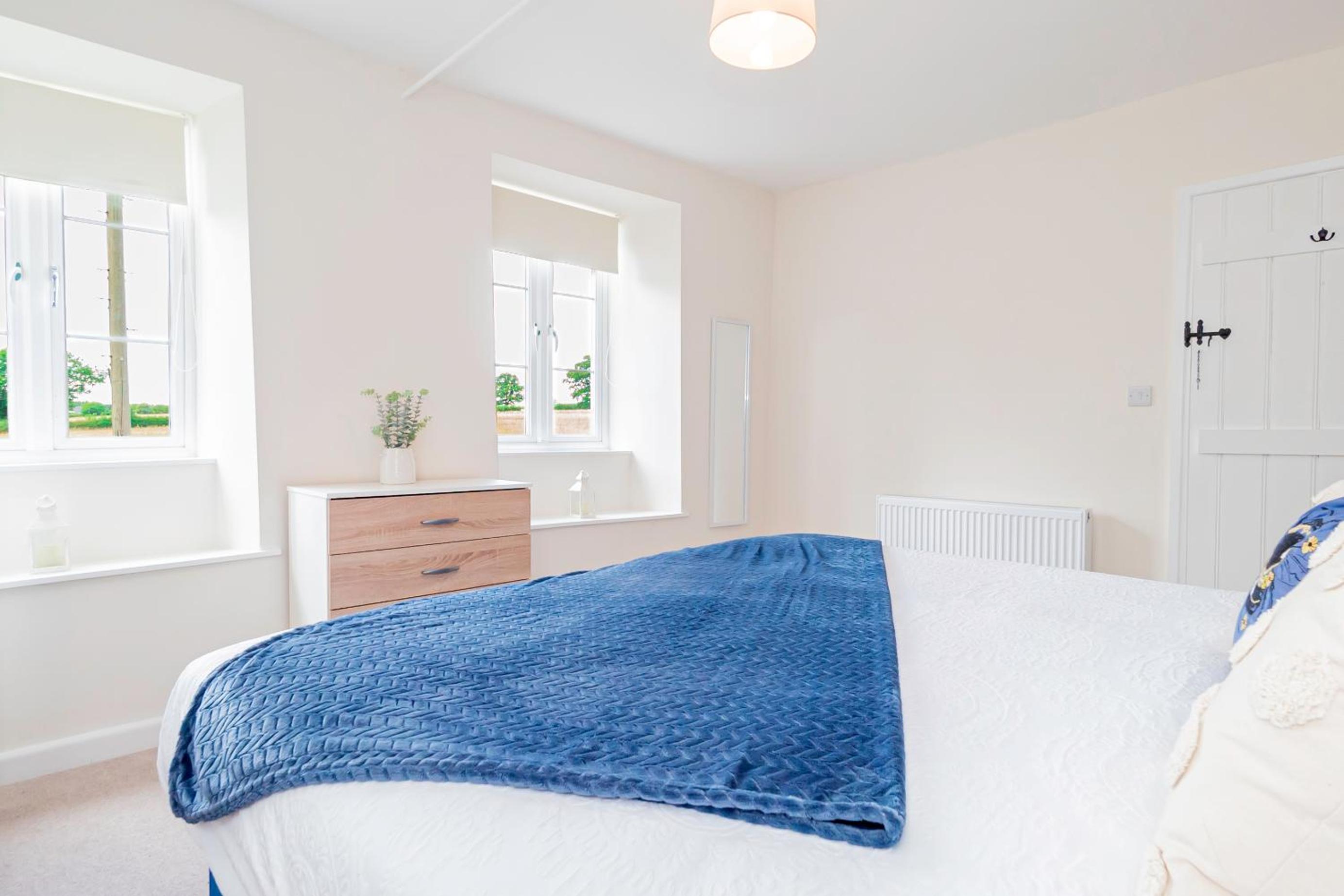 Farmhouse Retreat, 4 Bed, Pet Friendly
