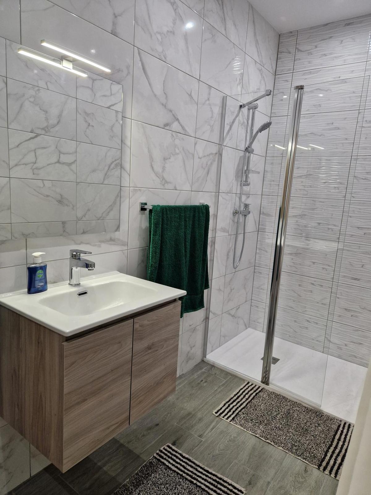 Saracini's Homestay - Property Image 21