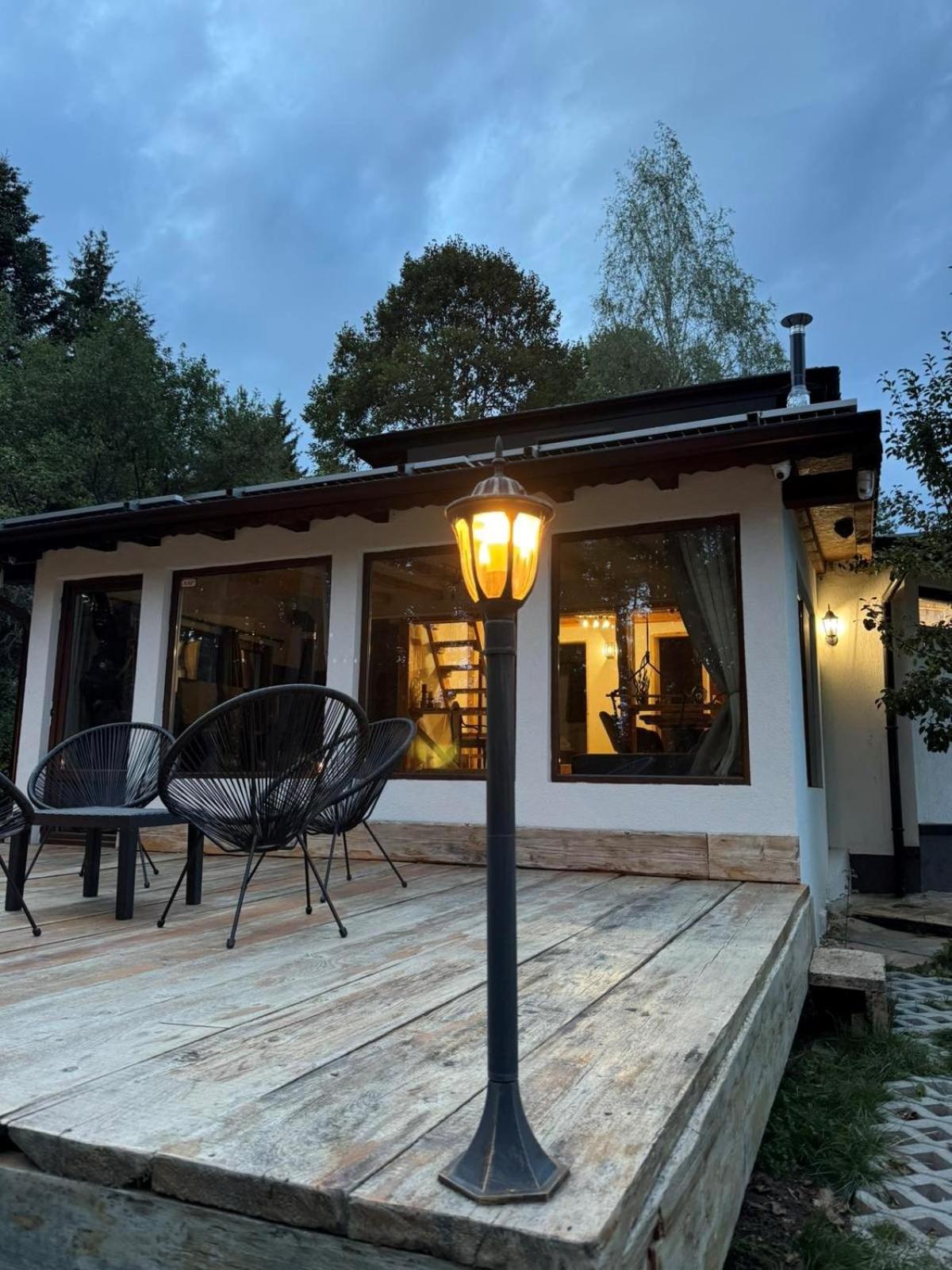 Villa Yarema Mountain Relax with Hot Jacuzzi & Sauna by BookVillaBG