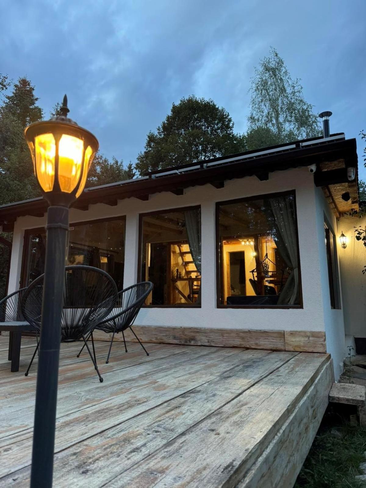 Villa Yarema Mountain Relax with Hot Jacuzzi & Sauna by BookVillaBG