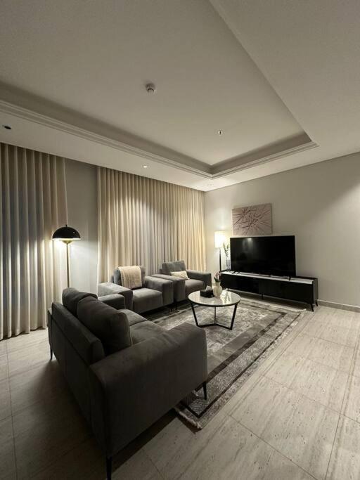 Luxury 1 Bedroom Apartment