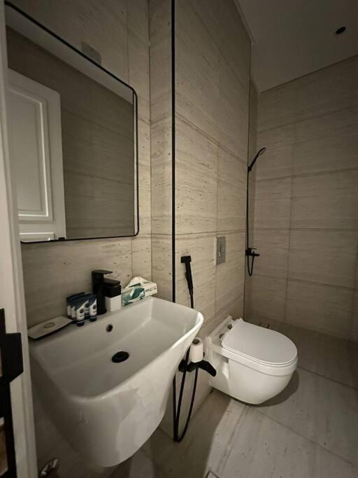 Luxury 1 Bedroom Apartment