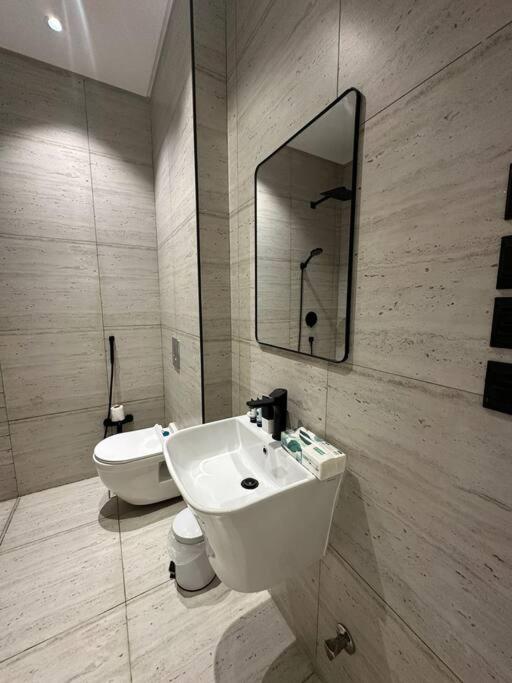 Luxury 1 Bedroom Apartment