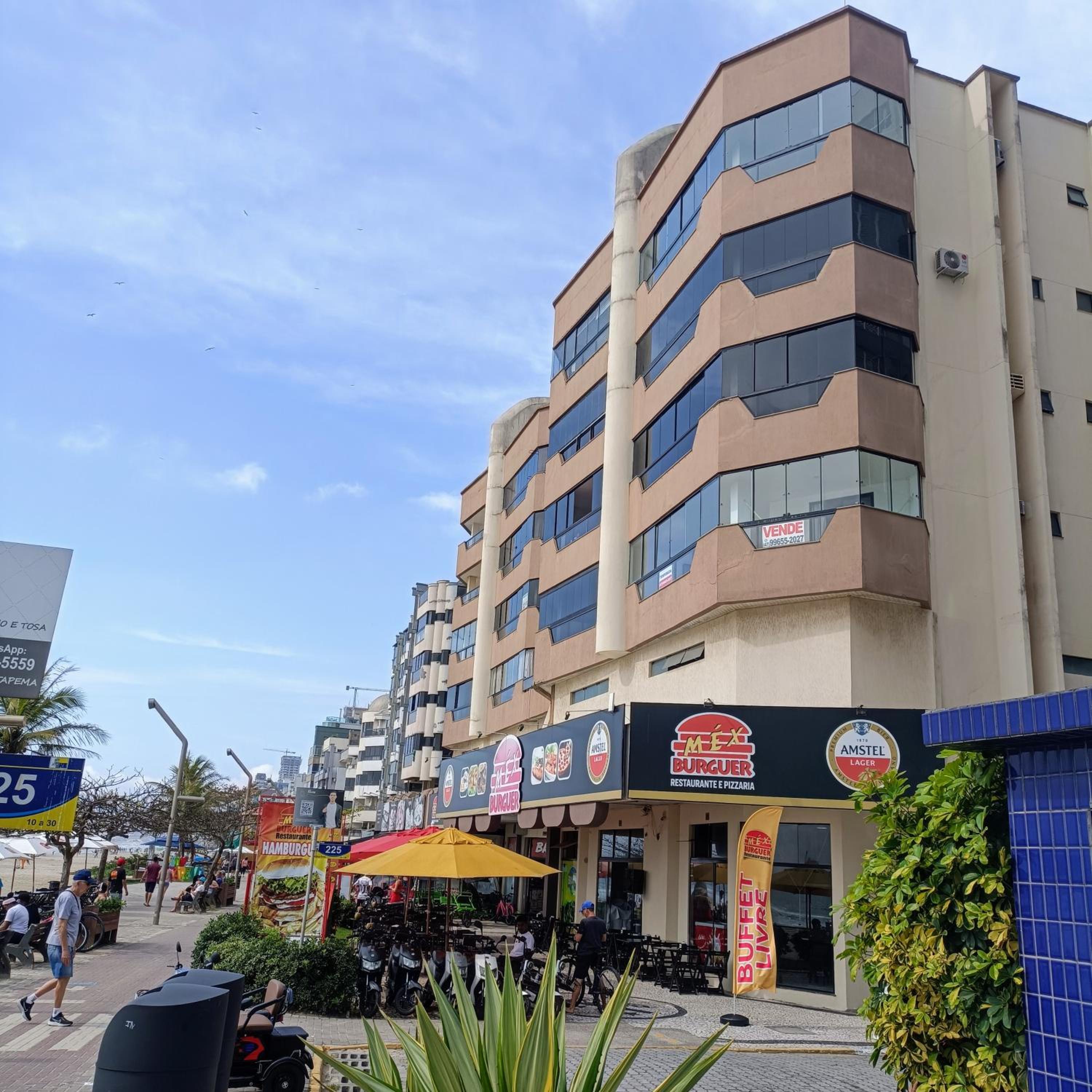 ótima localização meia praia edifício frente mar