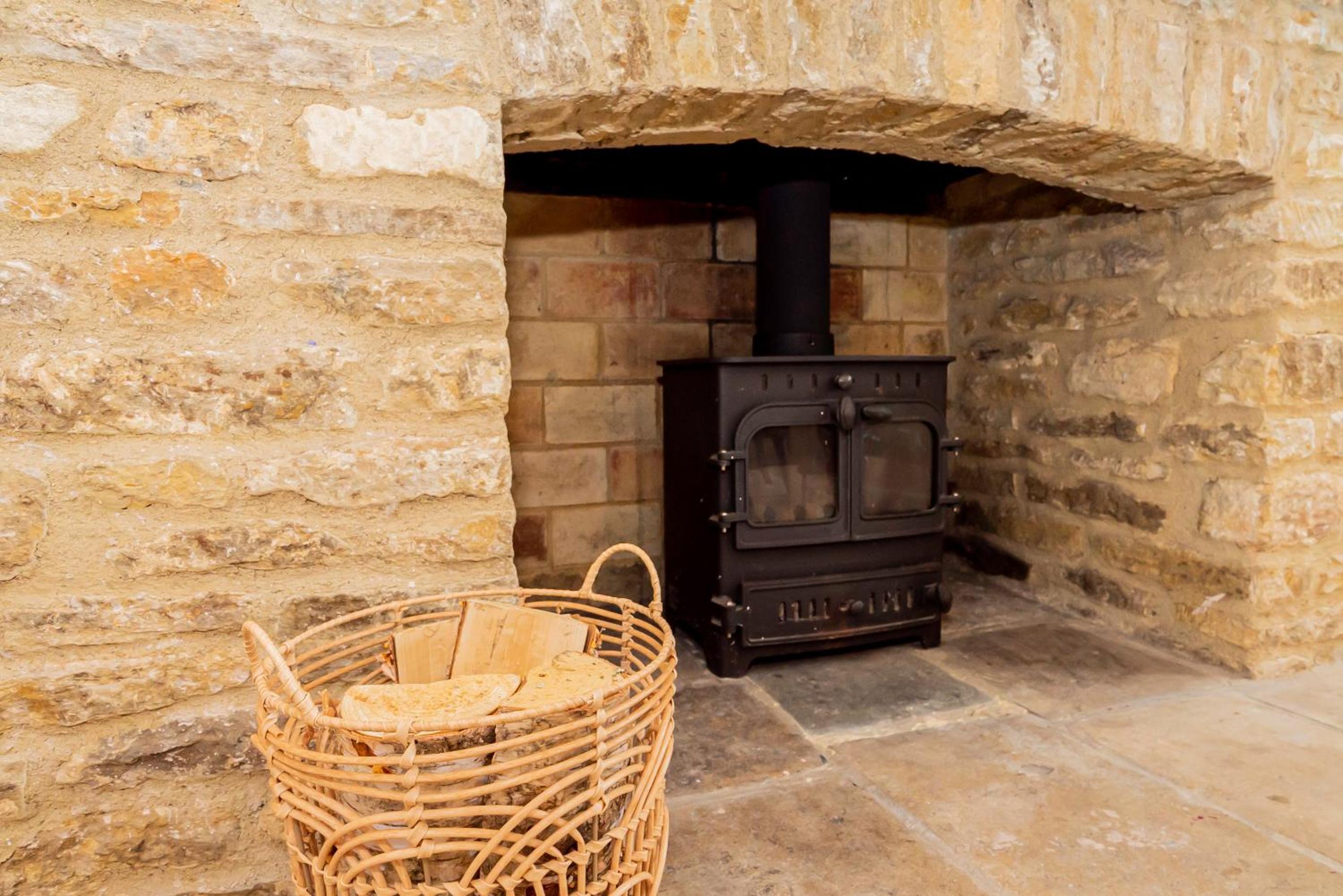 Farmhouse Retreat, 4 Bed, Pet Friendly