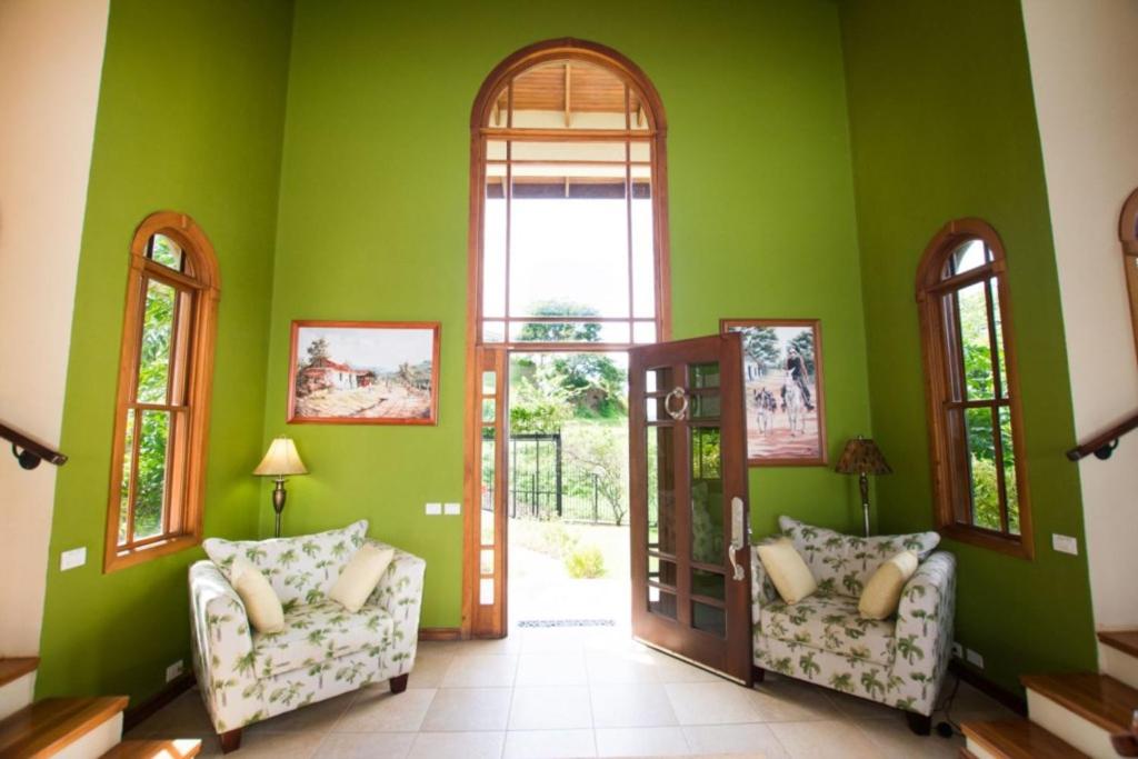 Photo 33