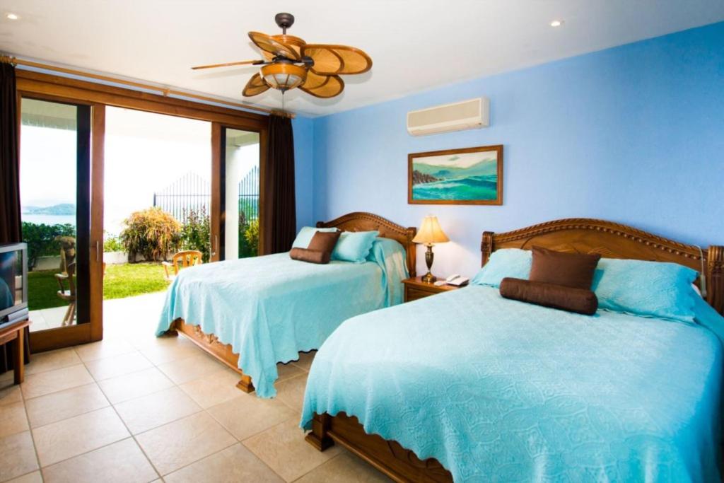Villa Verde 4br Ocean-view Villa 12 Guests view 3