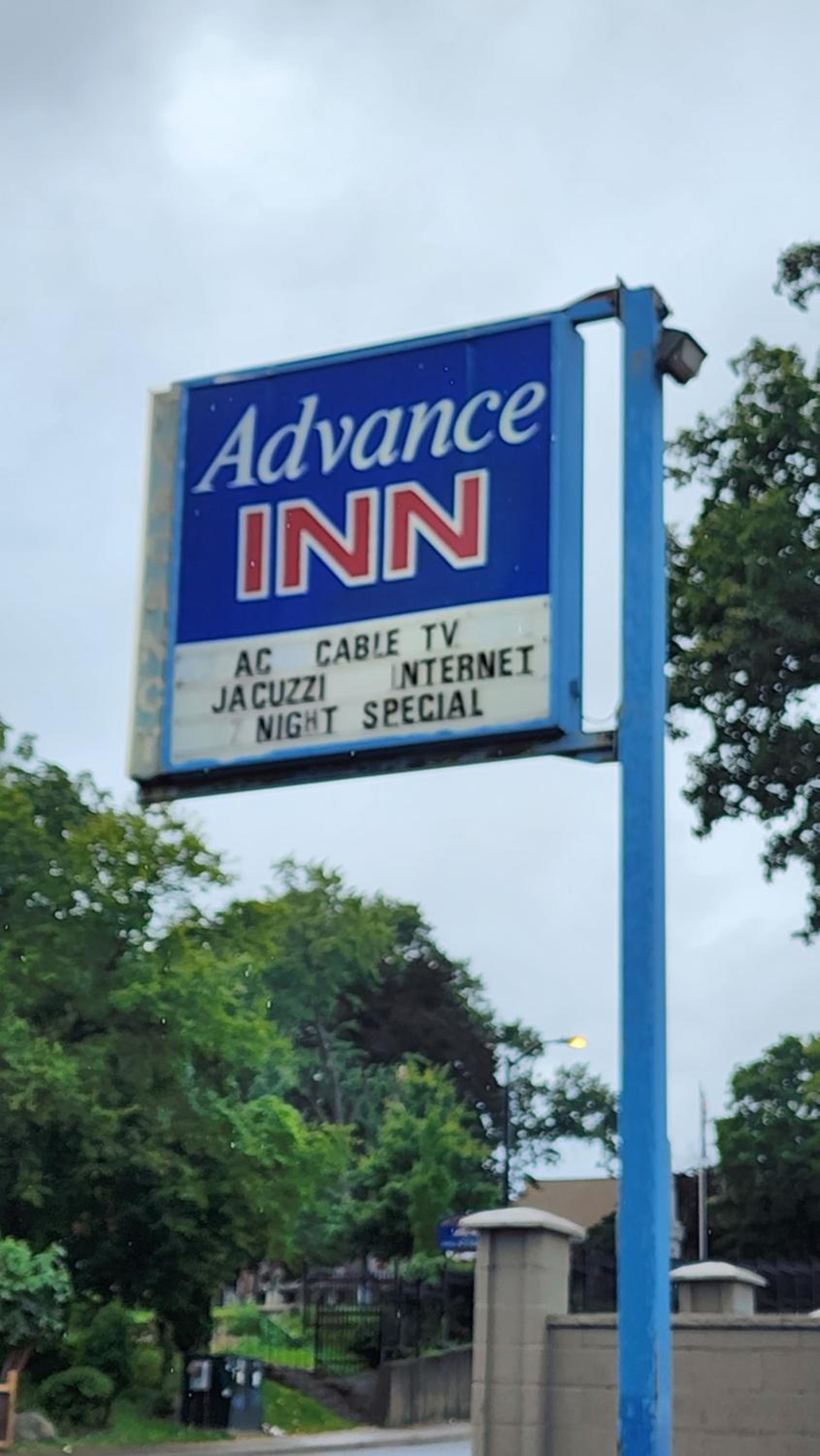 Advance Inn-0
